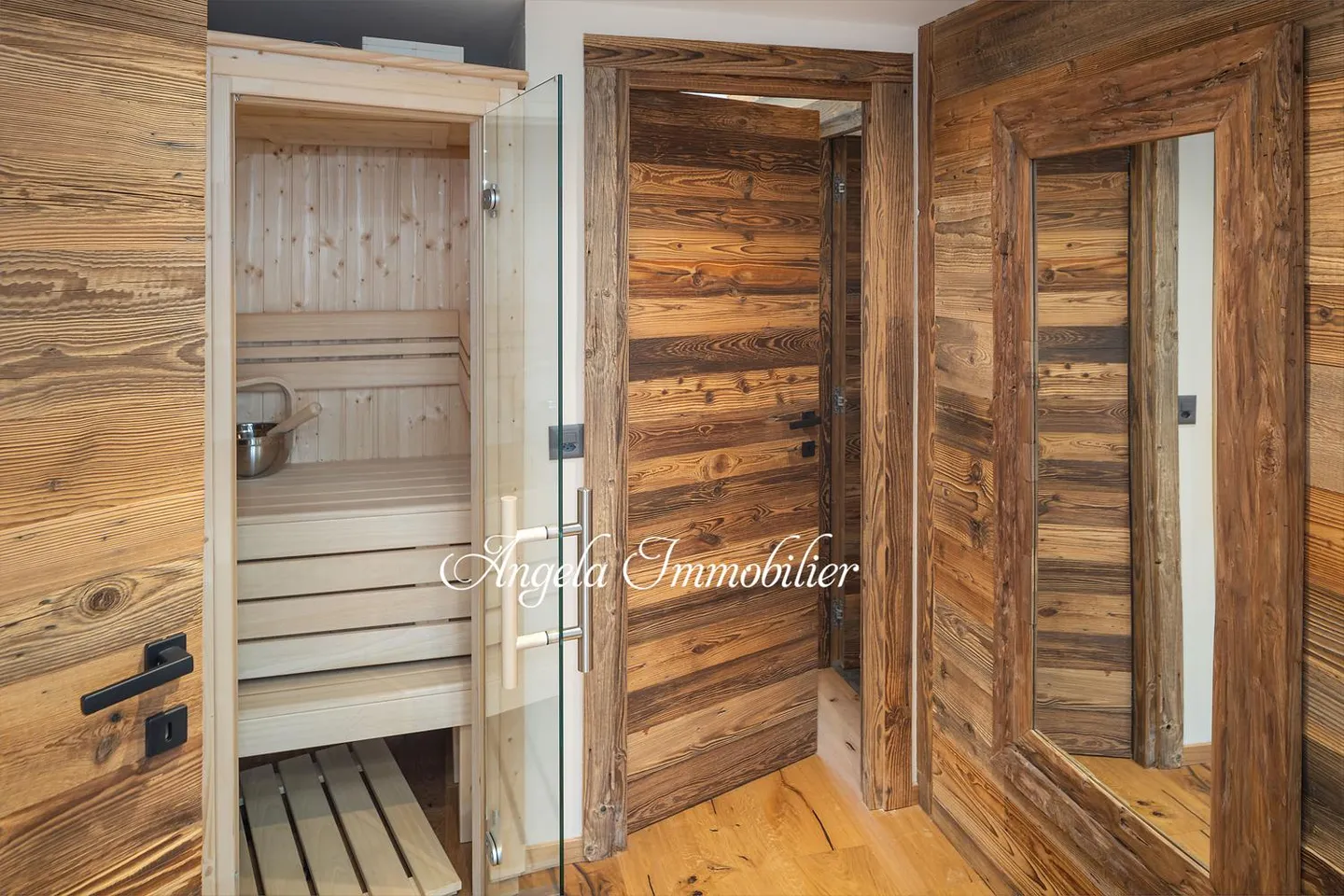 Charming Duplex Apartment - Photo 13 of 27