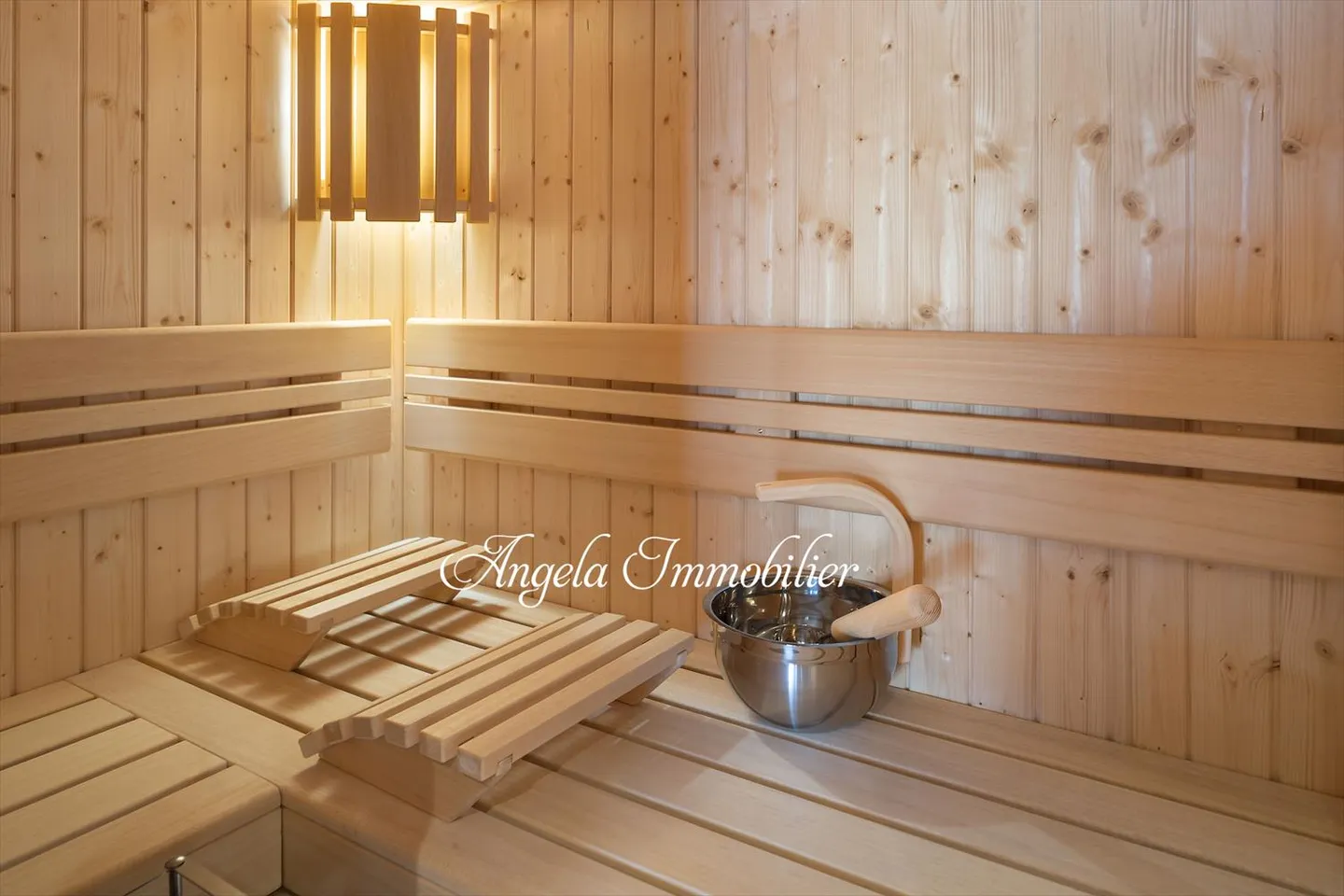 Charming Duplex Apartment - Photo 14 of 27