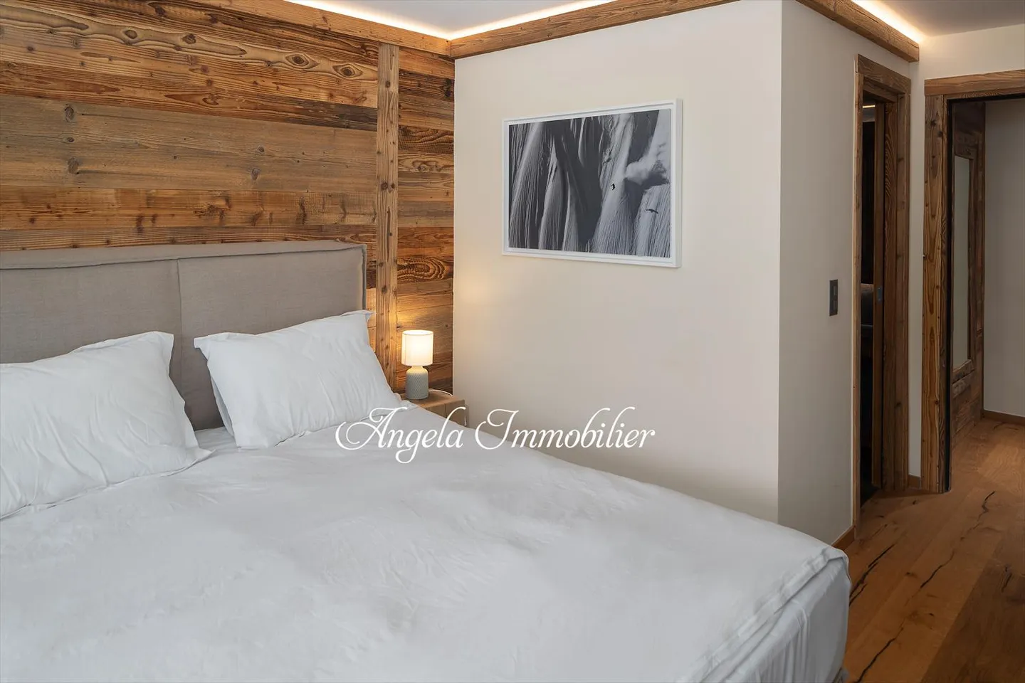 Charming Duplex Apartment - Photo 16 of 27