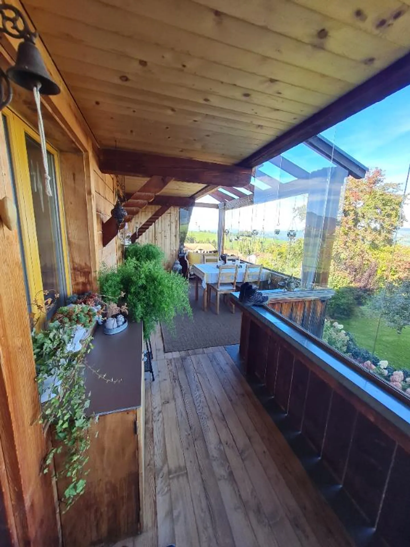 Appartement de 6 pièces - Photo 2 sur 5