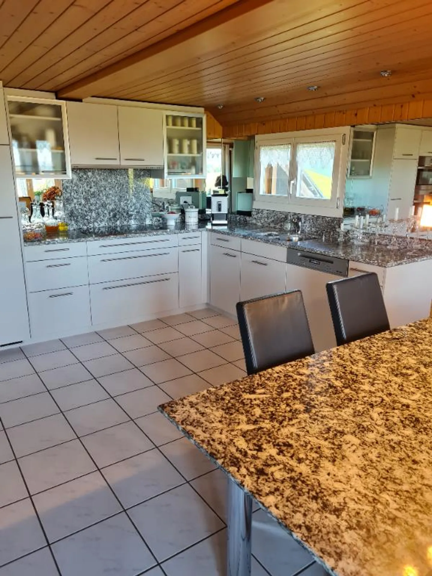 Appartement de 6 pièces - Photo 3 sur 5