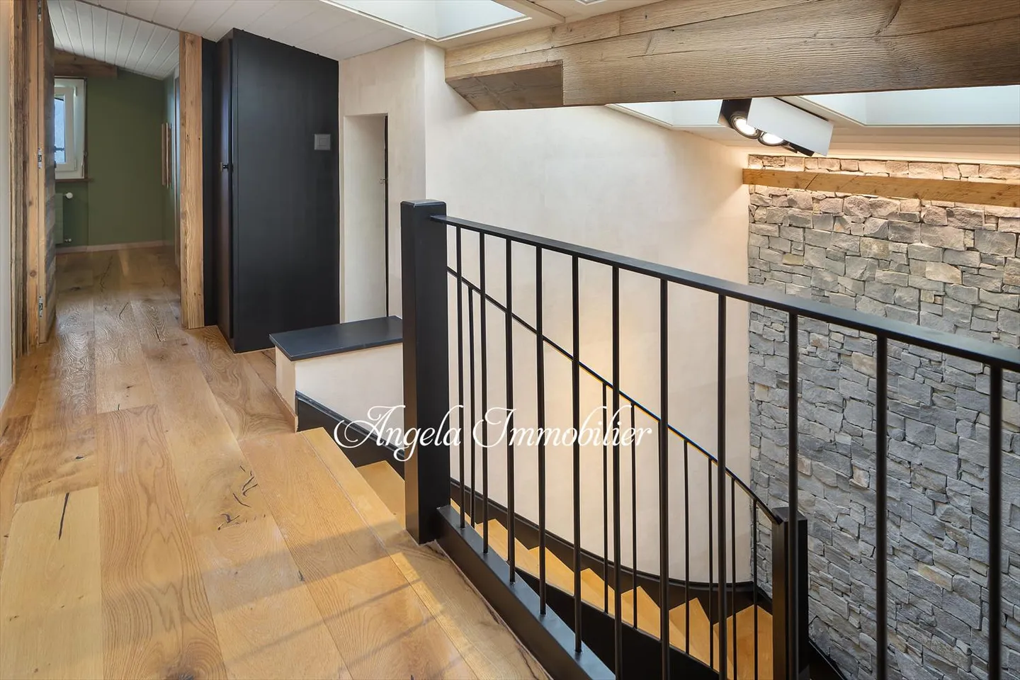 Charming Duplex Apartment - Photo 24 of 27