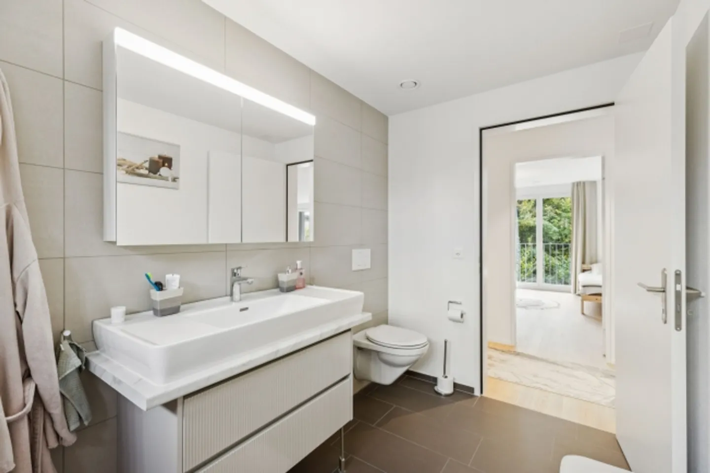 «Exklusive 4.5-Zimmerwohnung mit Balkon und Blick ins Grüne» - Foto 11 von 13