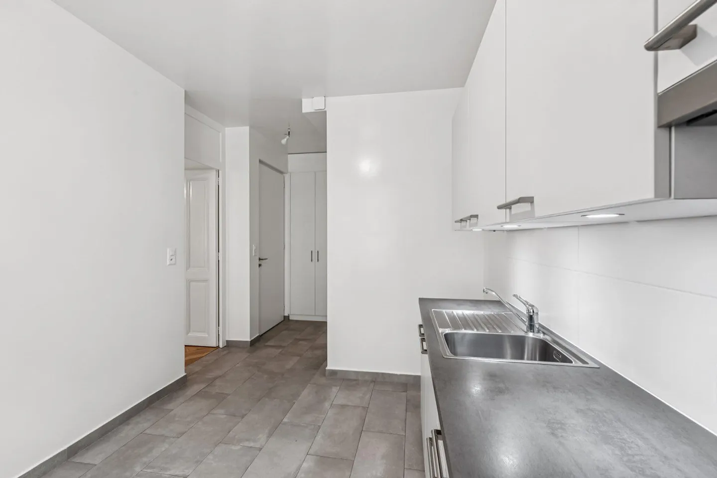 Eaux-vives station: studio with charm - Photo 1 of 6