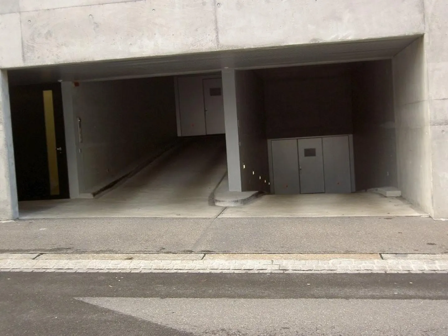 Parkplatz in St. Gallen - Foto 2 von 2