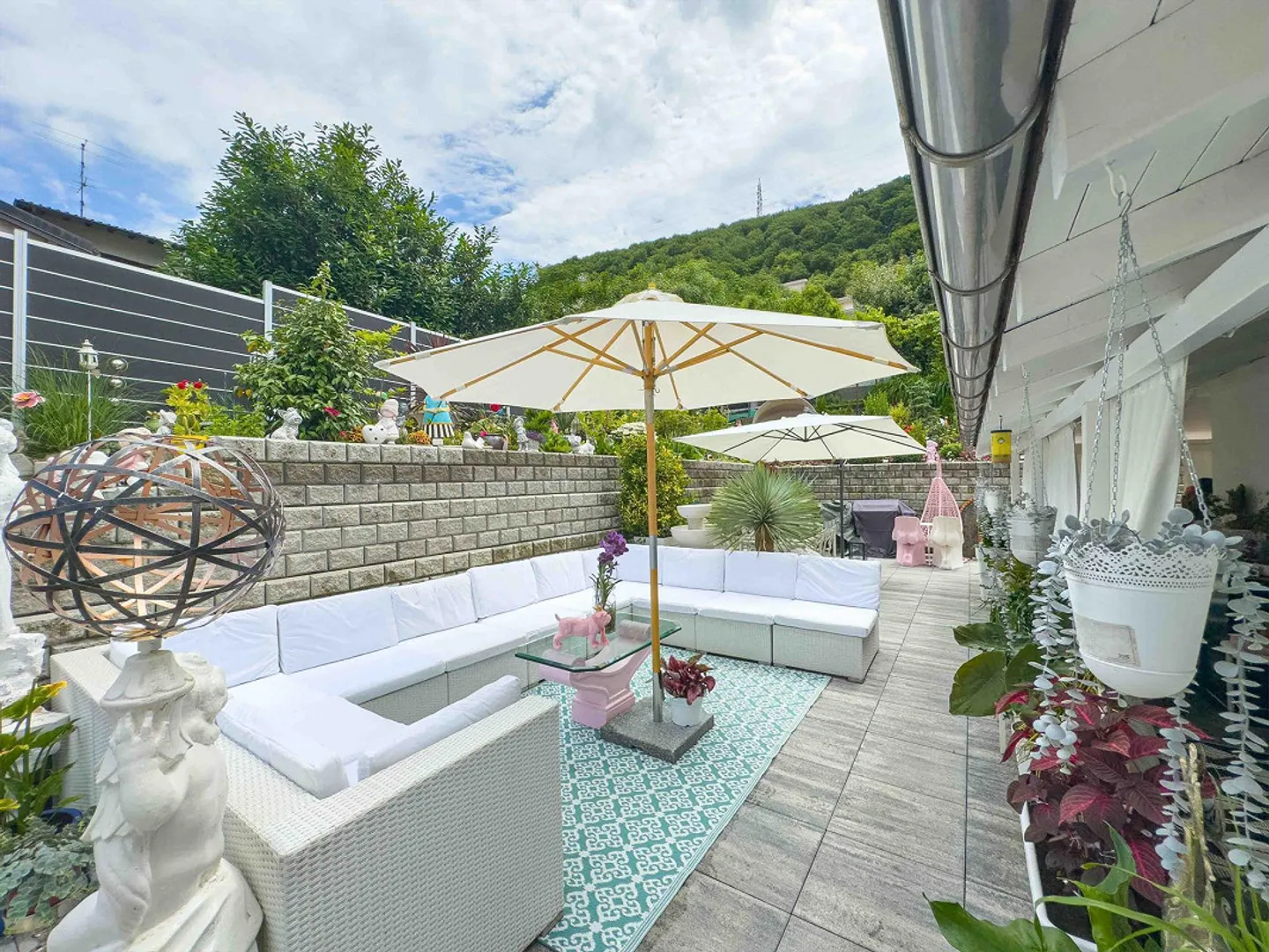 Haus mit großem Garten in Figino, nur wenige Schritte vom See entfernt - Foto 1 von 11