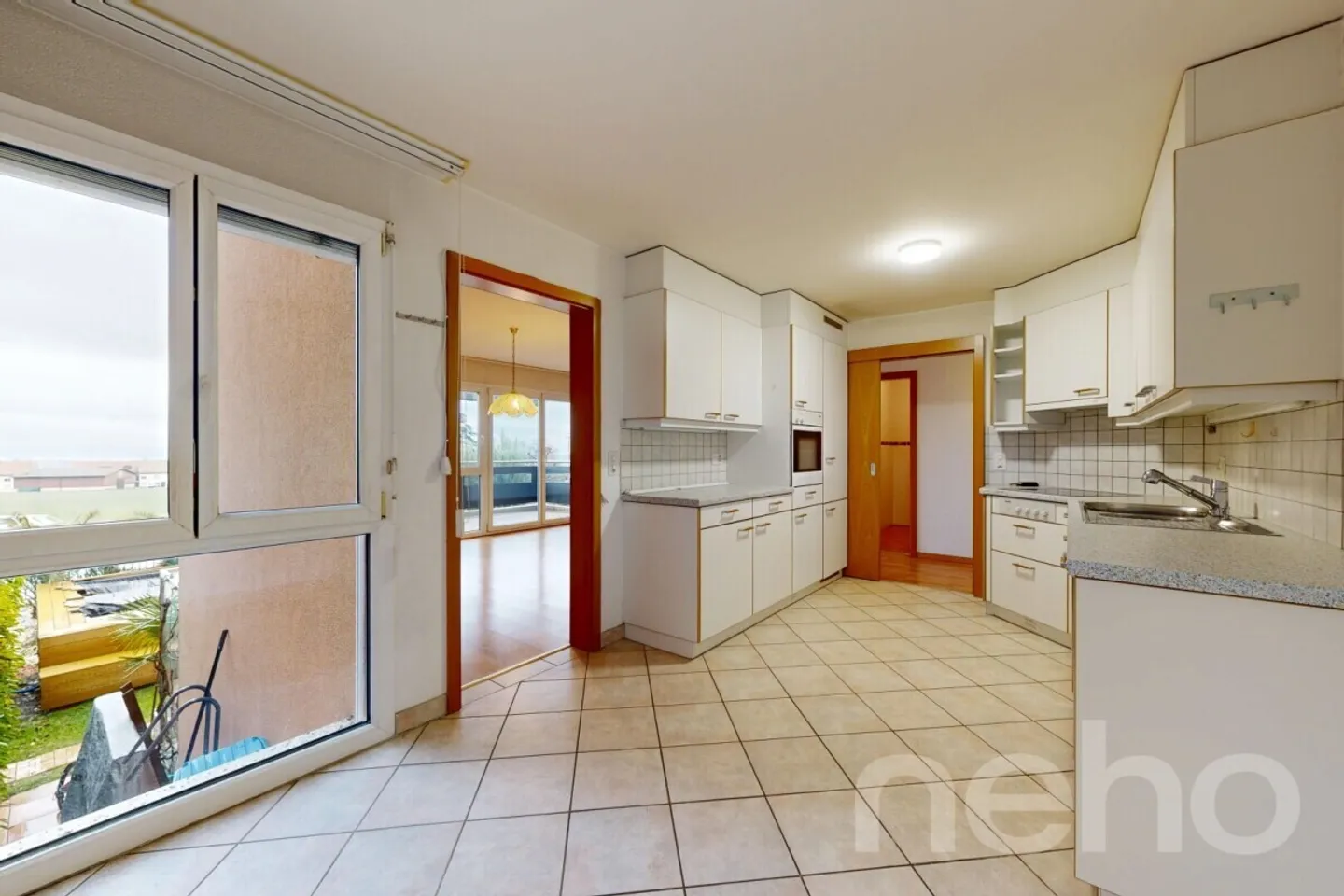 4.5-room flat with panoramic views in the heart of Bursins - Photo 5 of 12