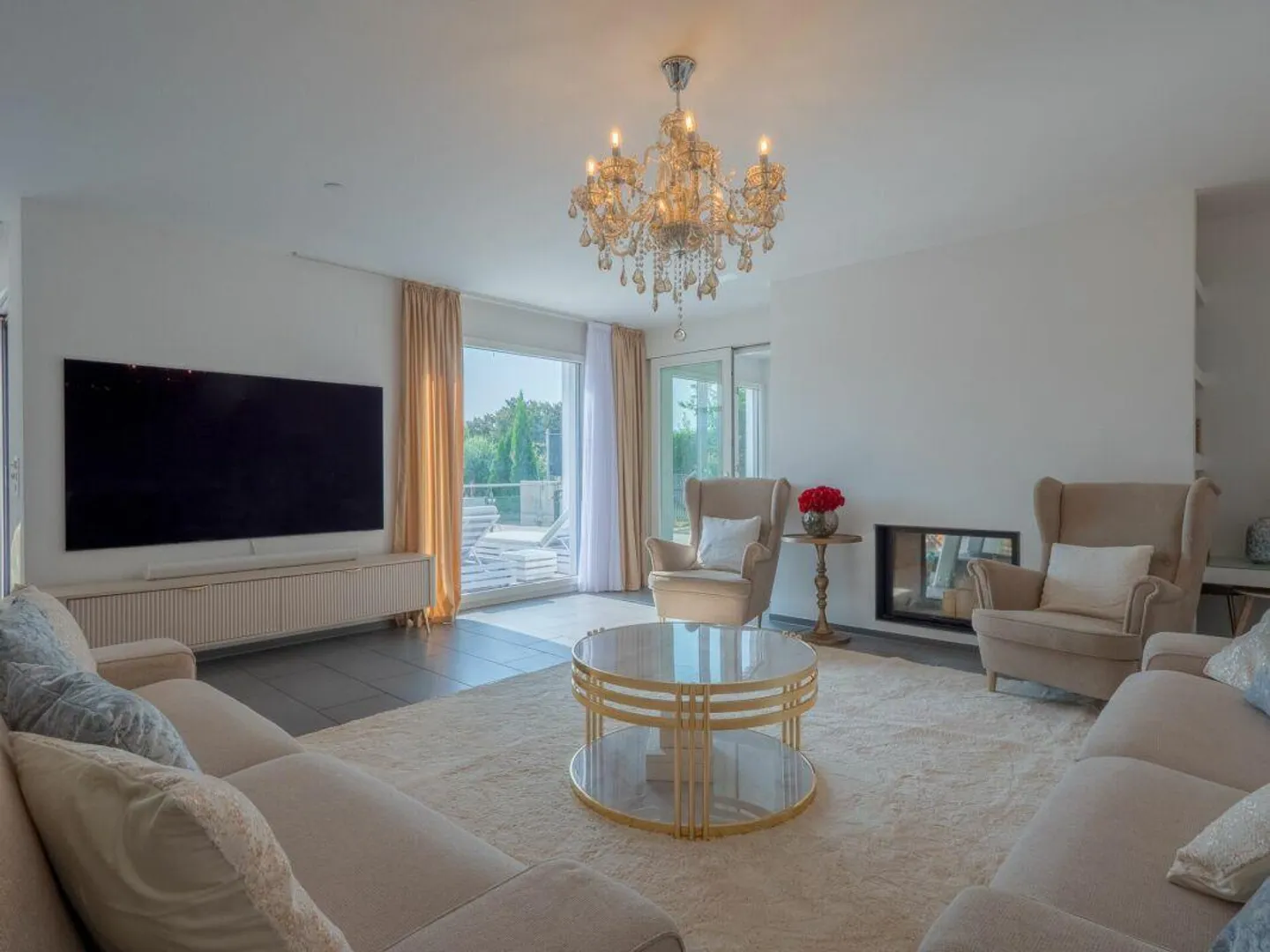 Modern residential pearl - detached 6.5 Z' EFH with pool, sauna and more... - Photo 5 of 13