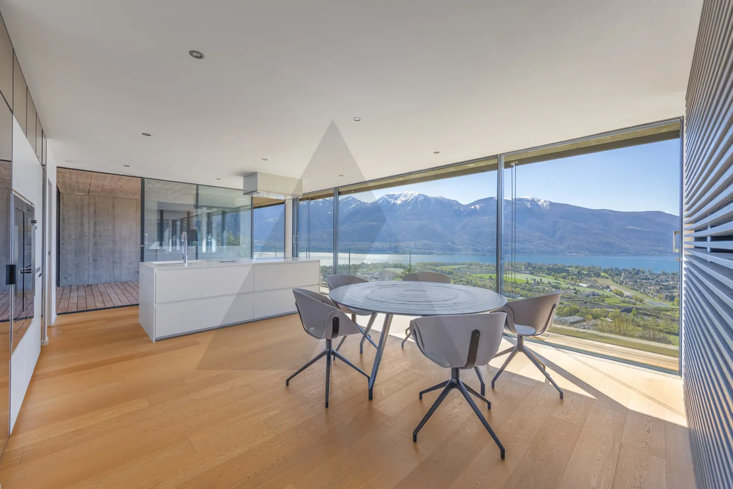 Penthouse Moderno con Vista Lago - Foto 5 di 14