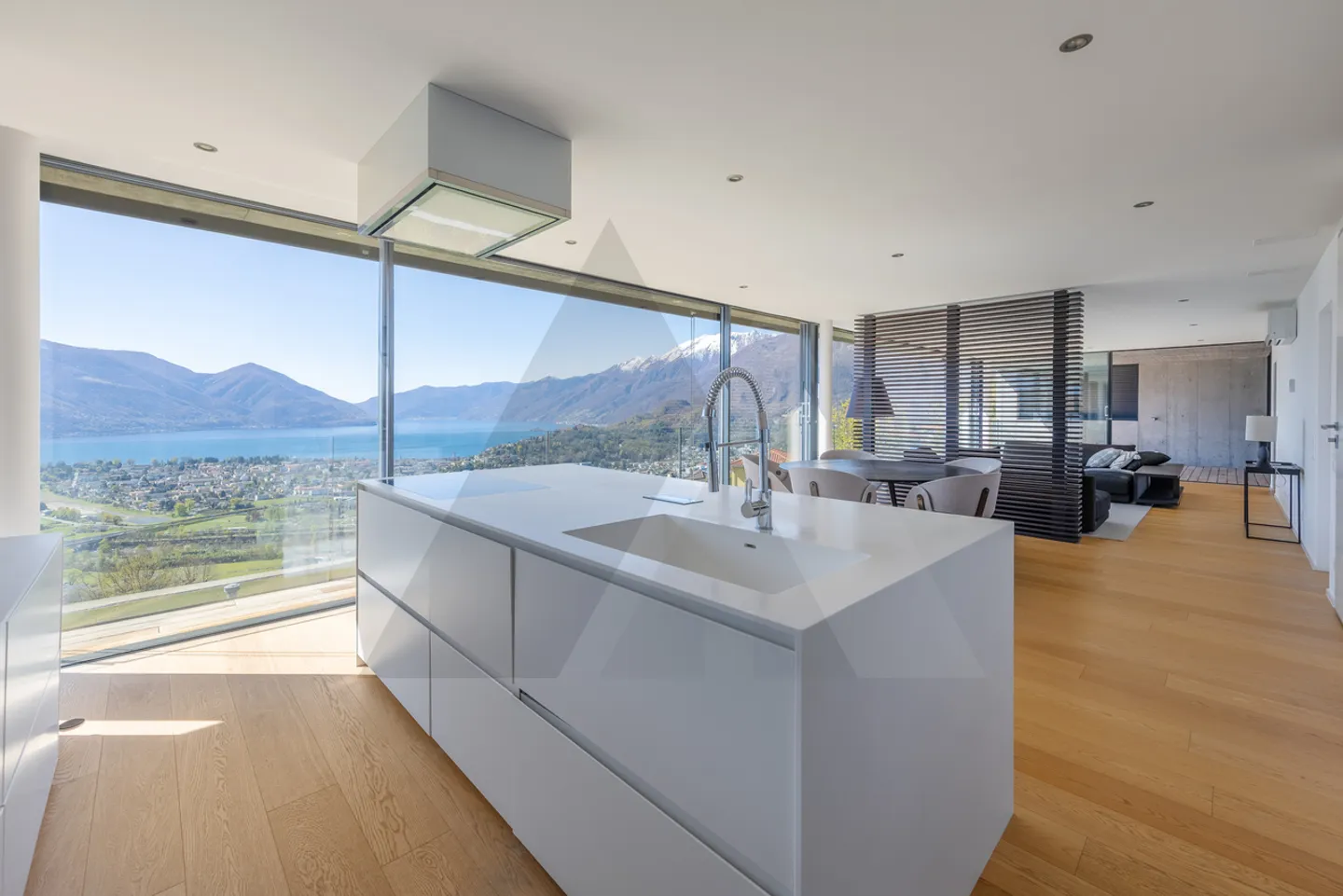 Penthouse Moderno con Vista Lago - Foto 6 di 14