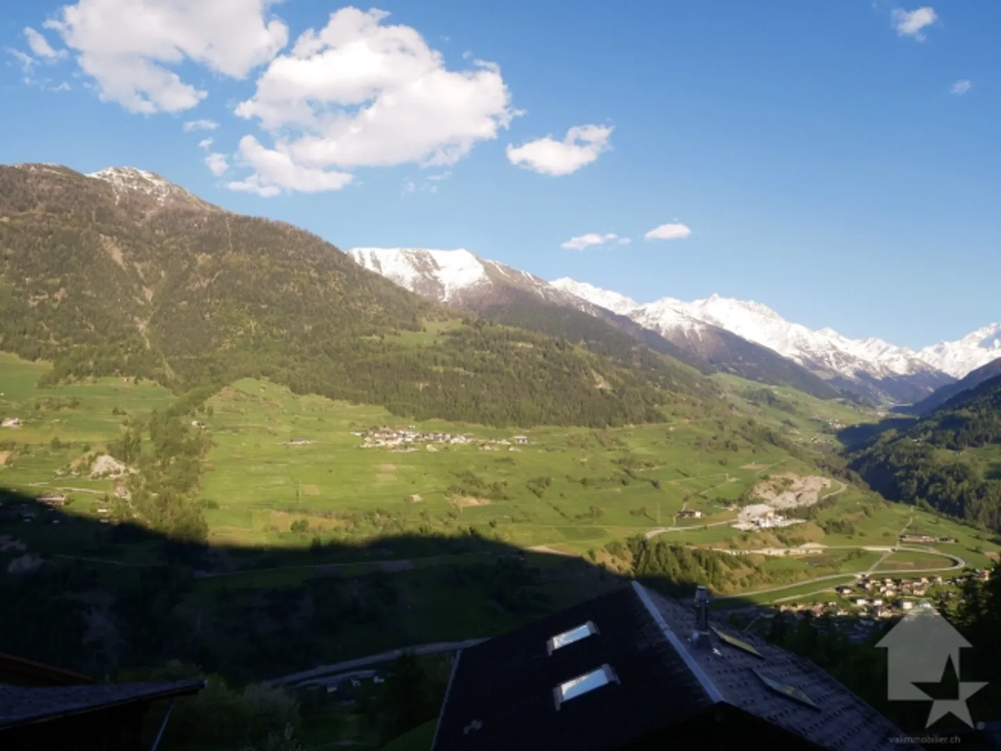 «Chez-Les-Reuses, casa e fienile adiacente da ristrutturare. Ottima vista.» - Foto 11 di 13