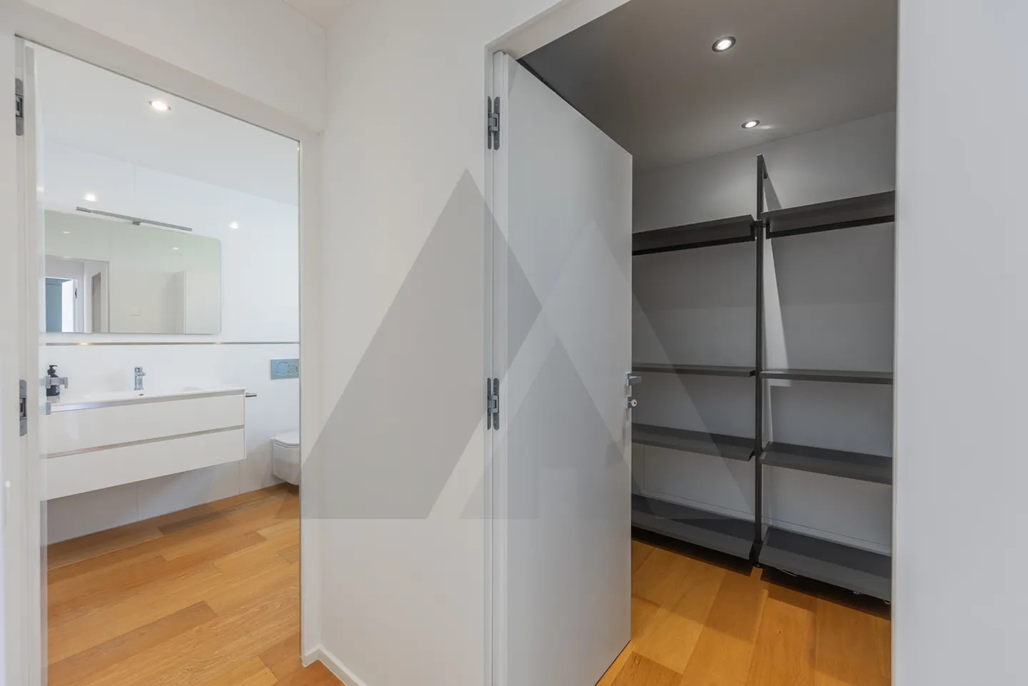 Penthouse Moderno con Vista Lago - Foto 8 di 14