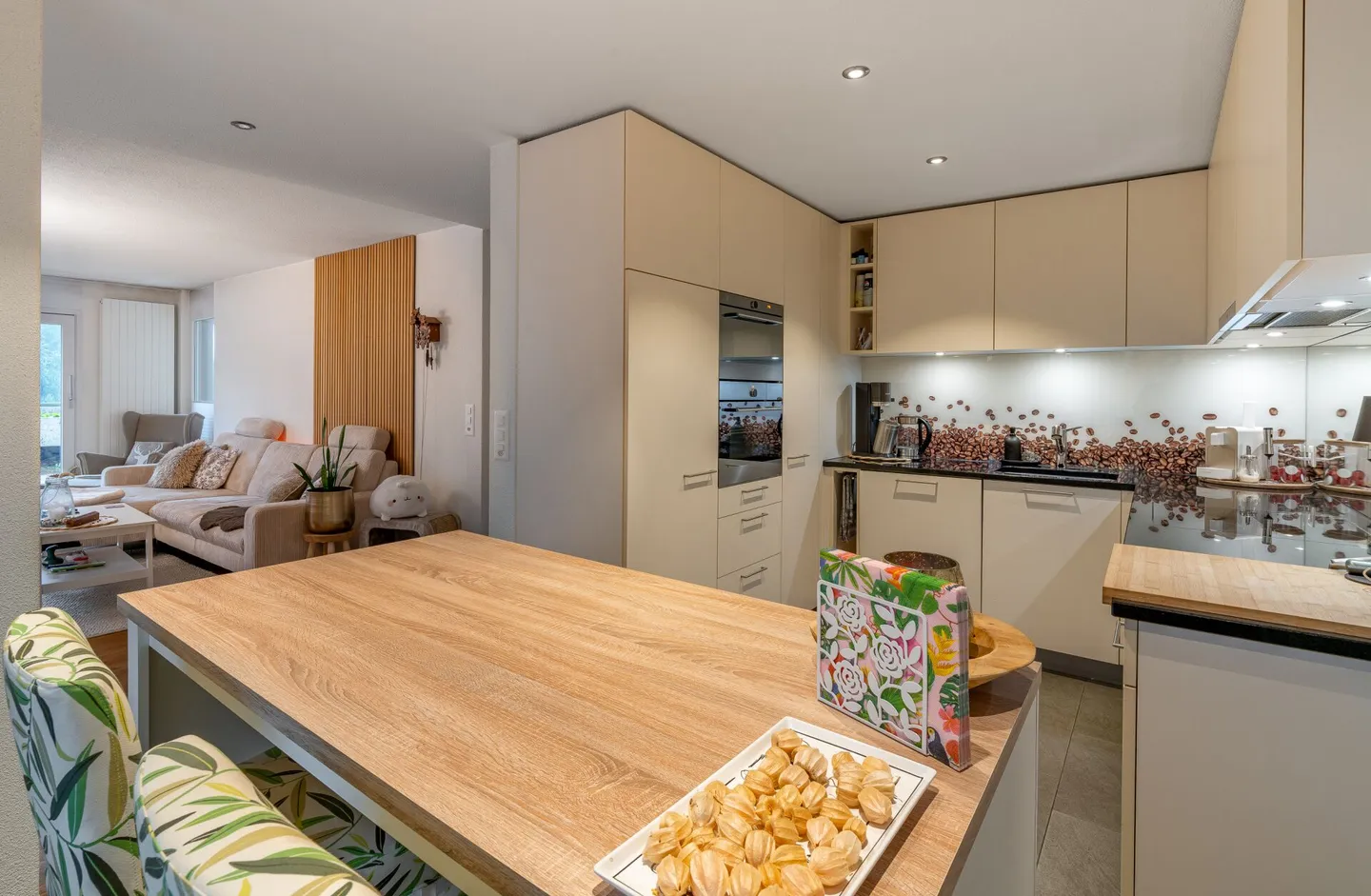 Oasi da sogno a Unterkulm: Casa moderna con terrazza, charme, sole e qualità della vita - Foto 5 di 22