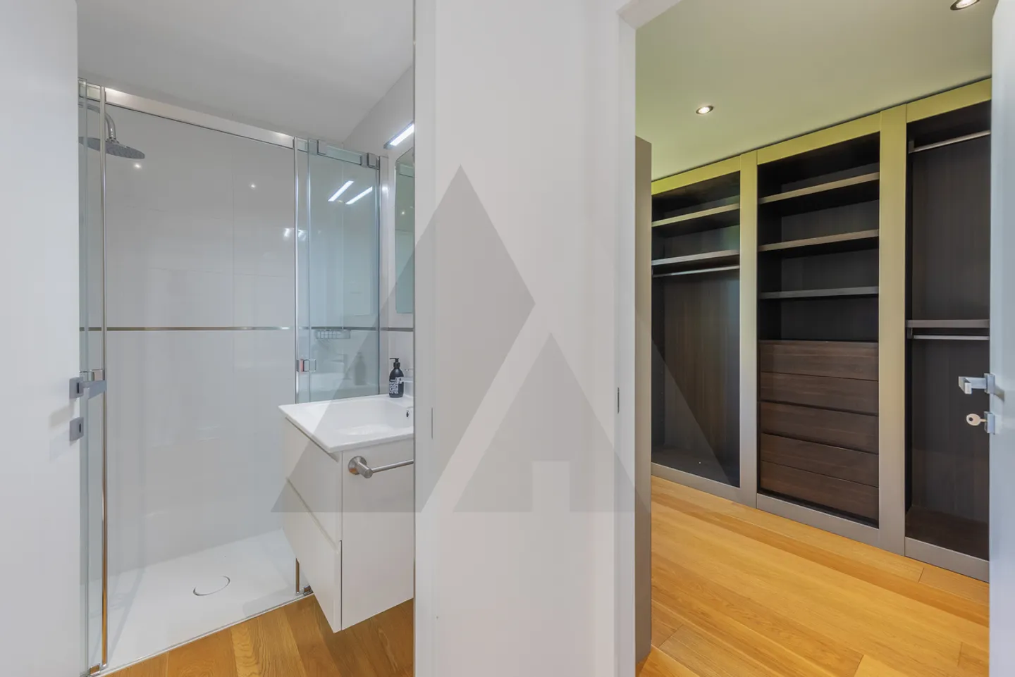 Penthouse Moderno con Vista Lago - Foto 11 di 14