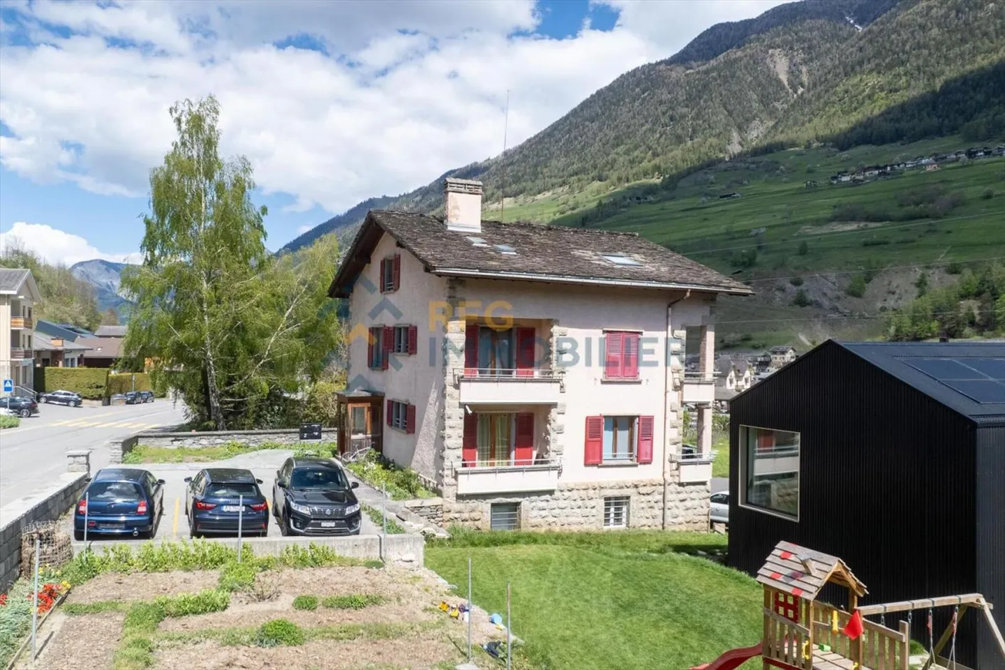 Immeuble mixte - Photo 1 sur 8
