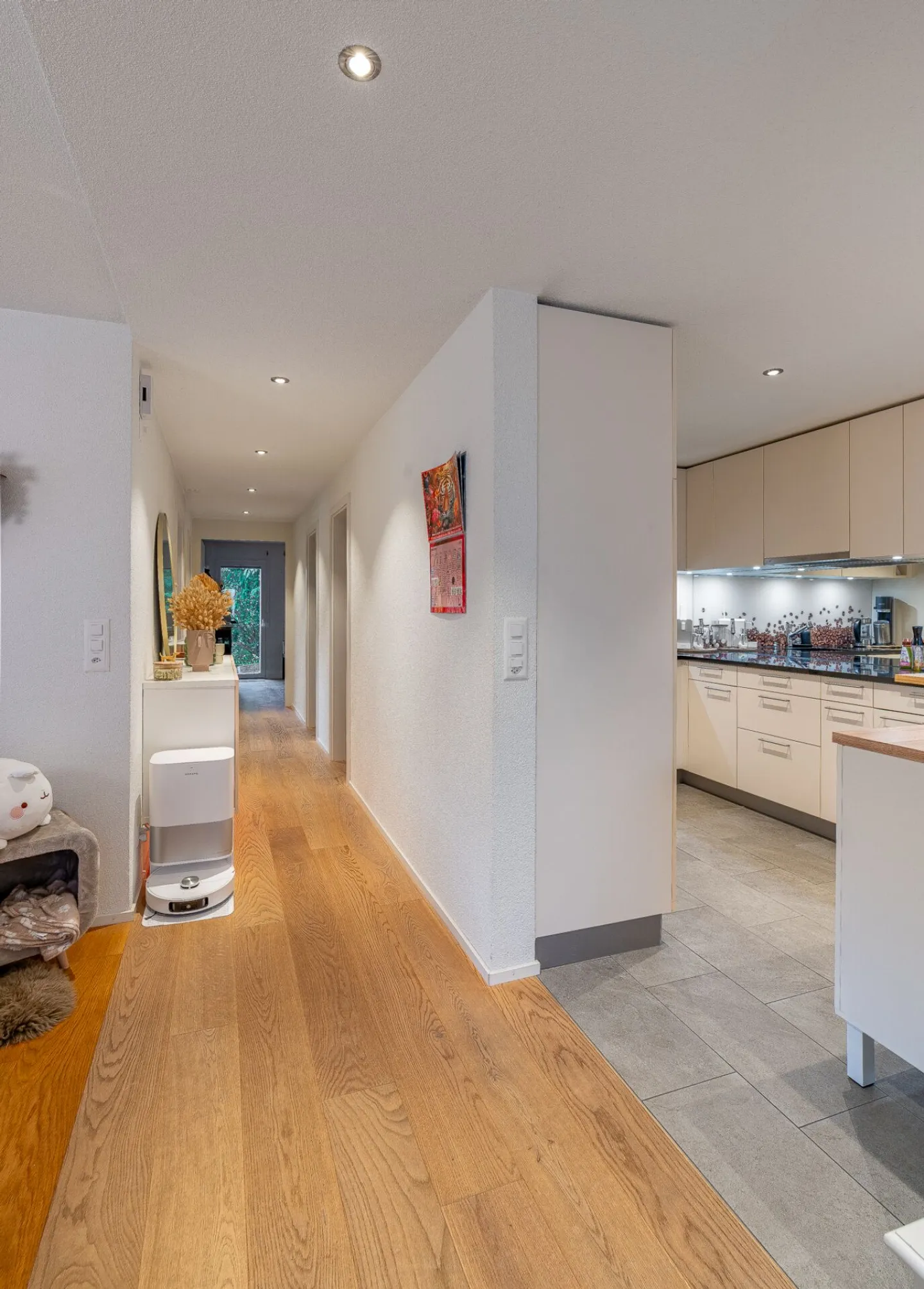Oasi da sogno a Unterkulm: Casa moderna con terrazza, charme, sole e qualità della vita - Foto 3 di 22