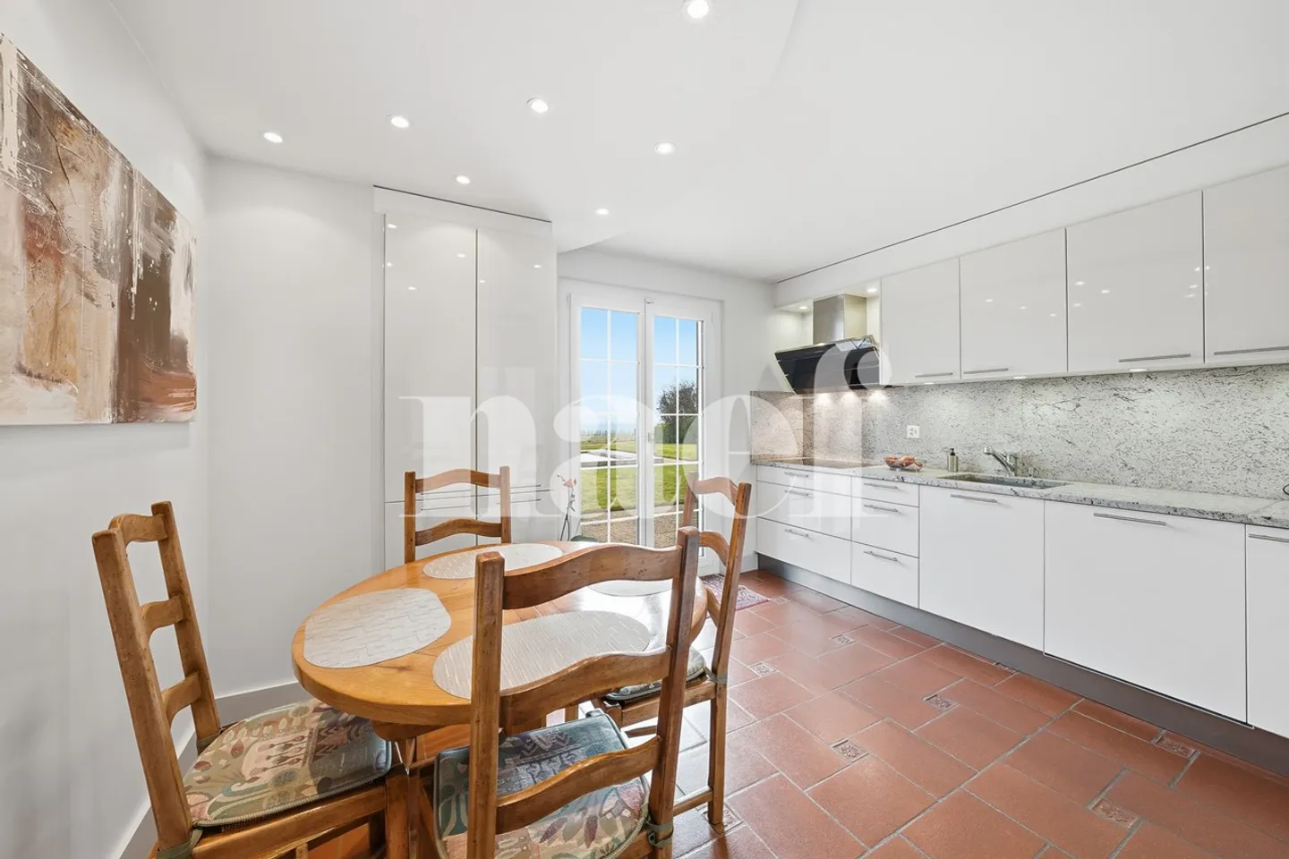 Exklusivität: Einfamilienhaus mit Pool und Blick auf die Alpen - Foto 3 von 9