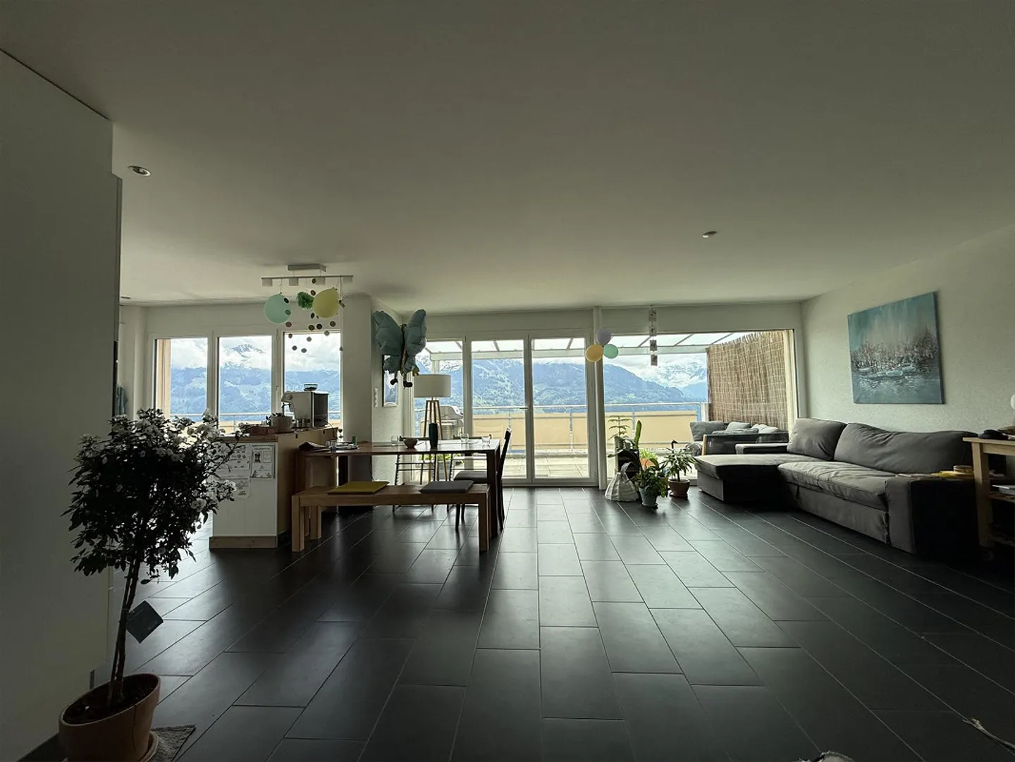 Appartamento Attico 4.5 stanze con Balcone Circondante da Sogno - Foto 3 di 19