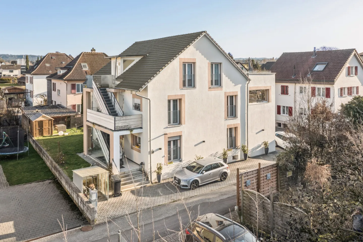 Solides Mehrfamilienhaus mit Potenzial - Foto 2 von 23