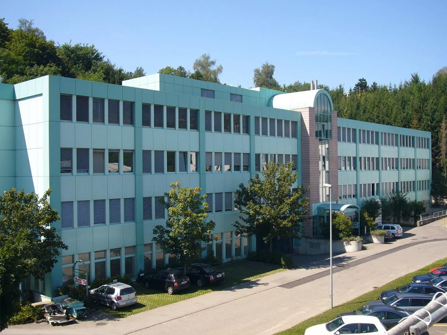 Espace de bureau attrayant avec beaucoup de lumière naturelle - Photo 1 sur 9