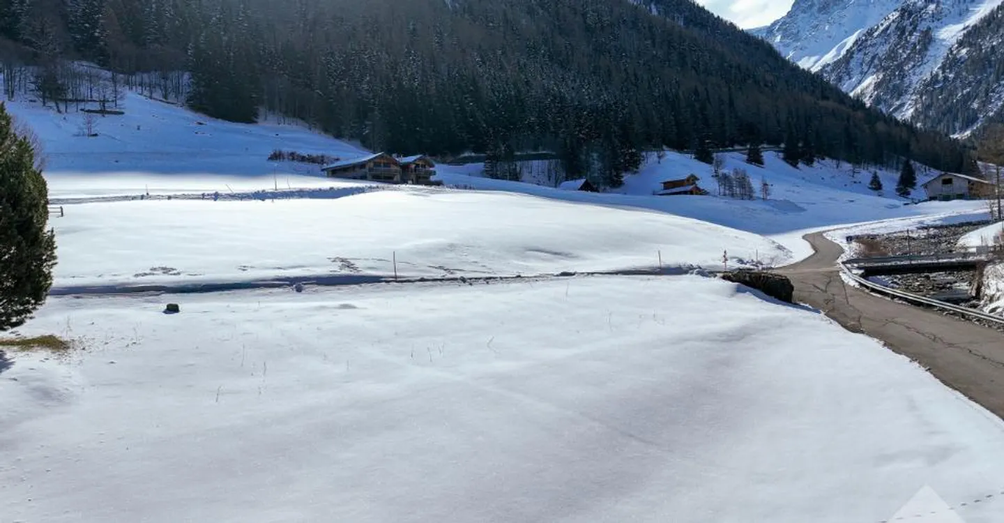 Terreno per progetto di villa - Foto 3 di 4