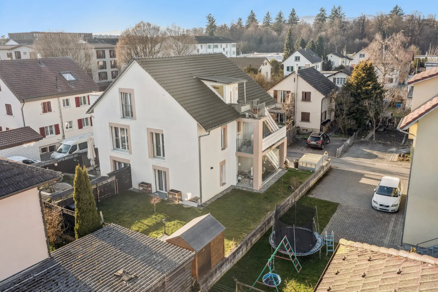 Solides Mehrfamilienhaus mit Potenzial - Foto 3 von 23