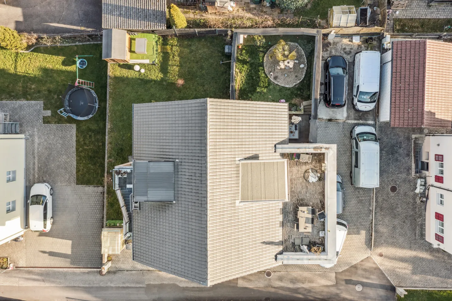 Solides Mehrfamilienhaus mit Potenzial - Foto 4 von 23