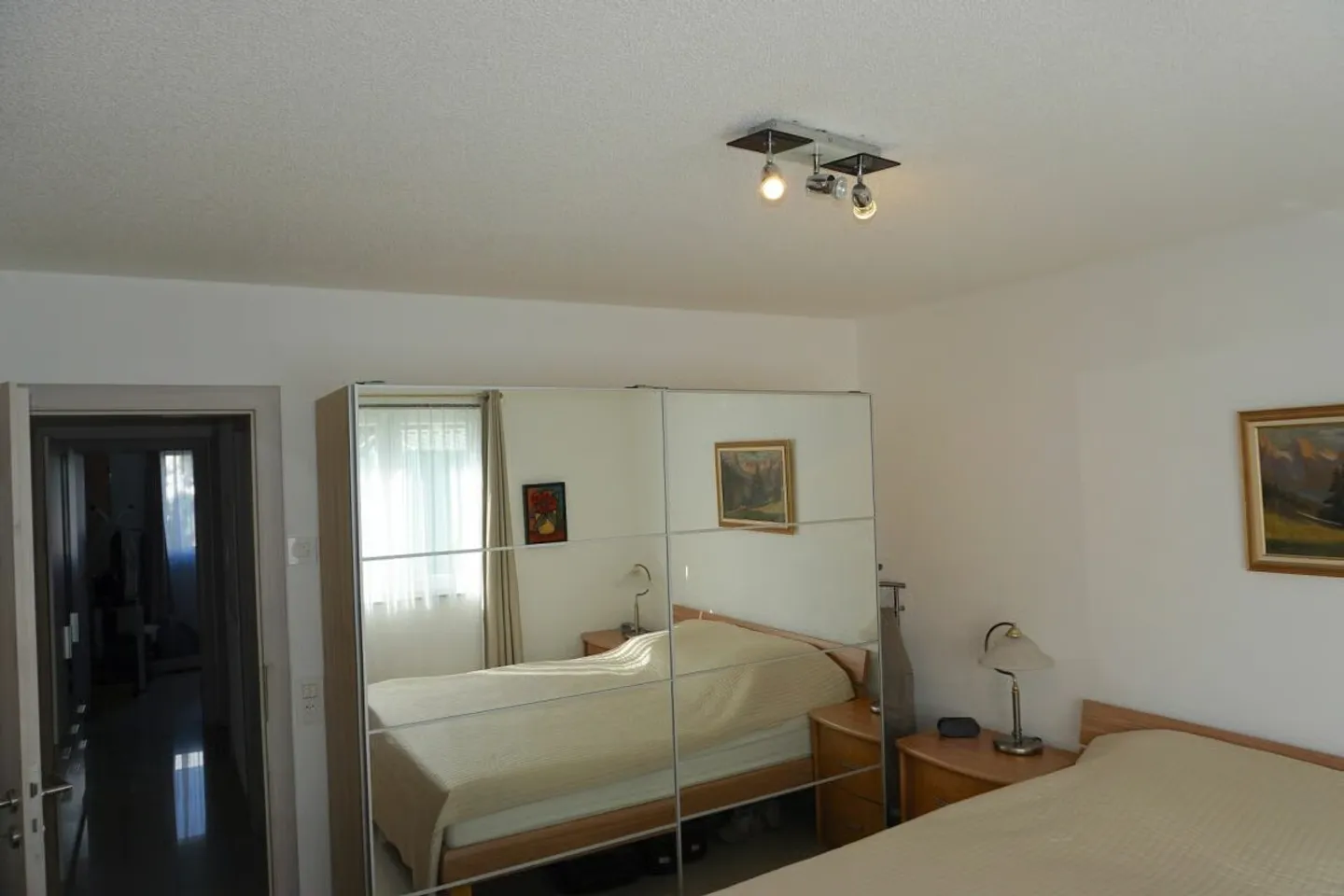 ARI-262 - Magnifique rez-de-jardin de 5,5 pièces dans une maison de standing à 2 logements - Photo 13 of 30