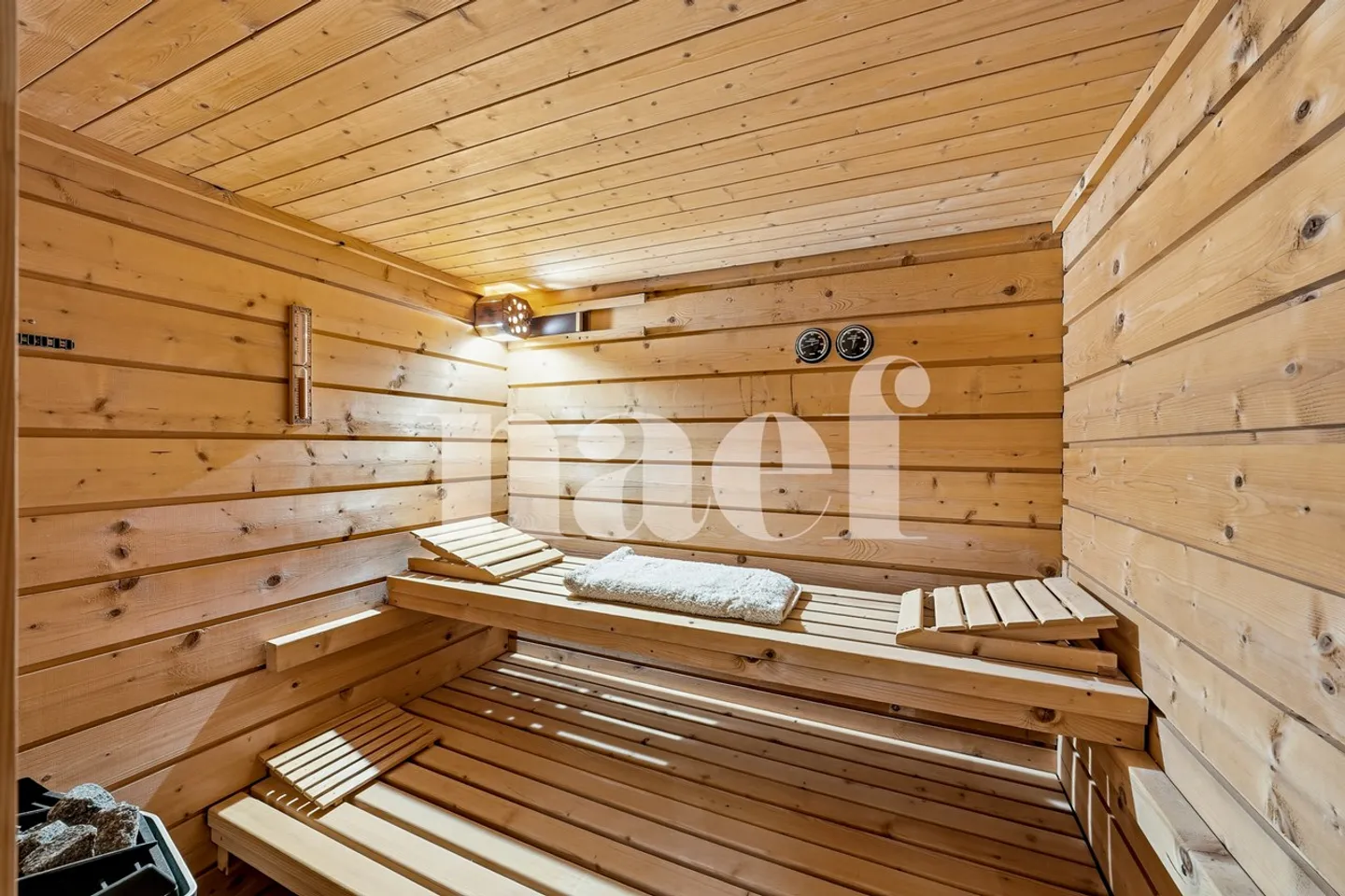 Exklusivität: Einfamilienhaus mit Pool und Blick auf die Alpen - Foto 9 von 9