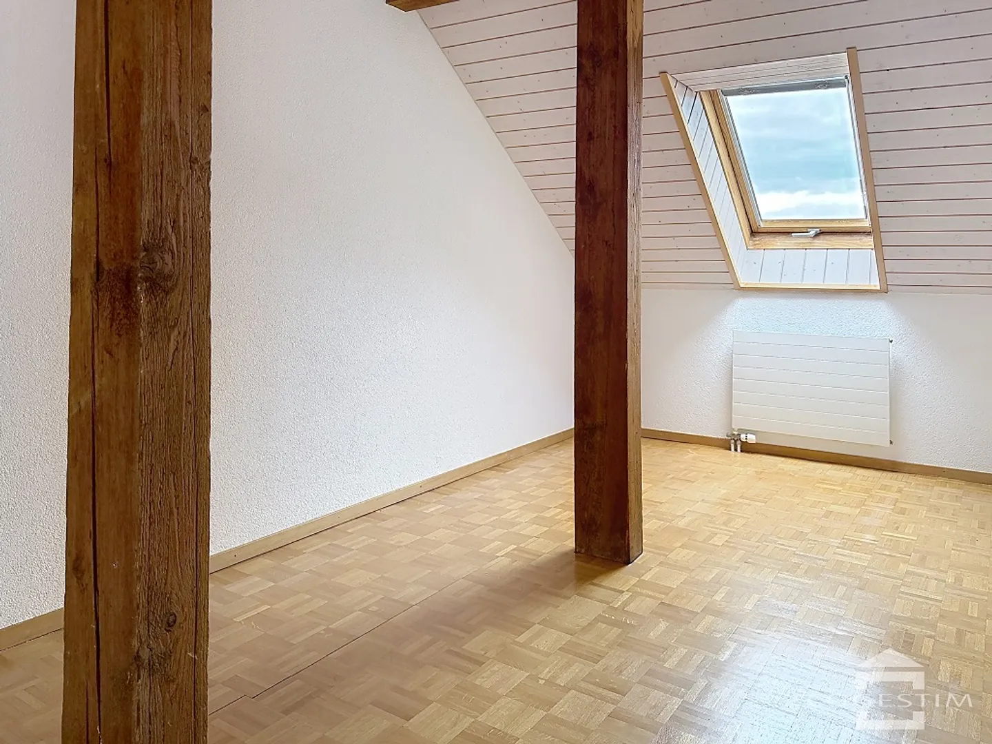 Top floor 4 rooms - Photo 9 of 12