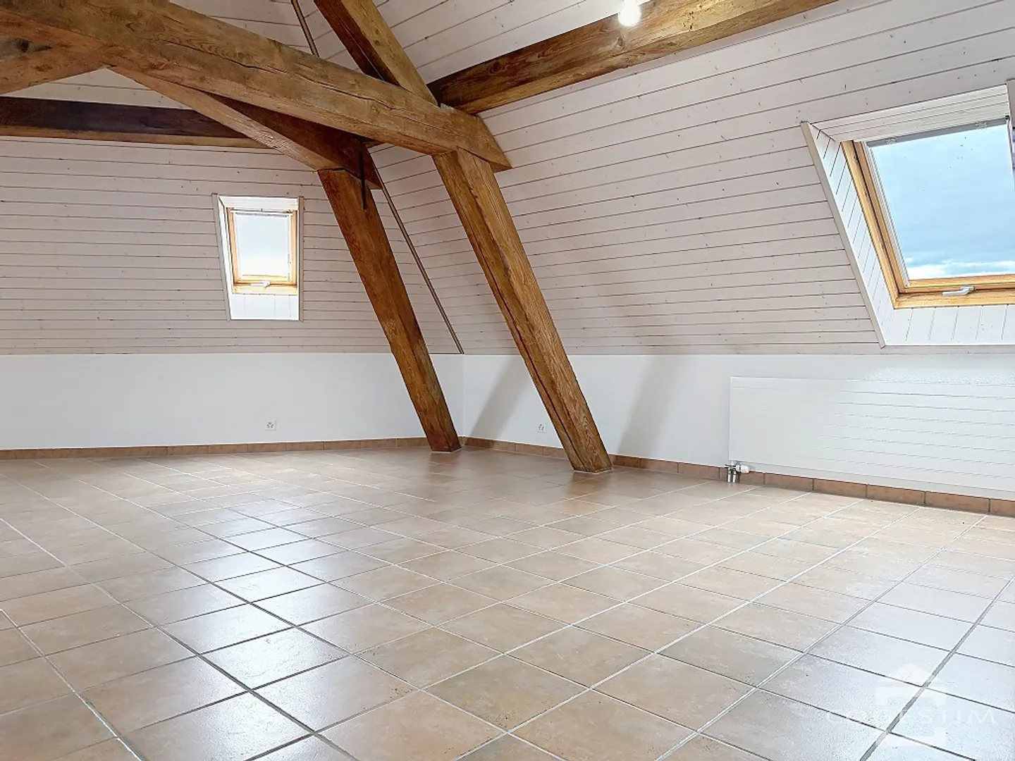 Top floor 4 rooms - Photo 4 of 12