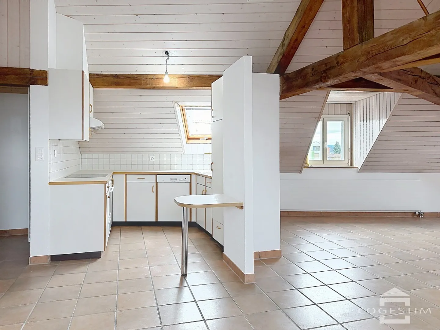 Top floor 4 rooms - Photo 5 of 12