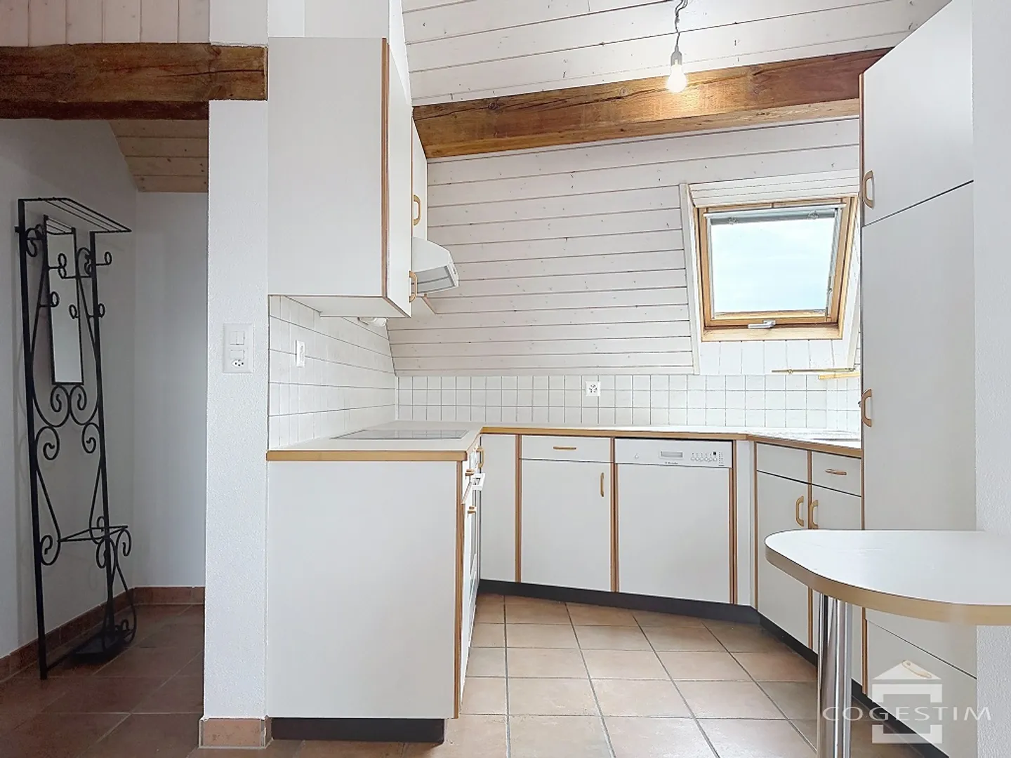 Top floor 4 rooms - Photo 6 of 12