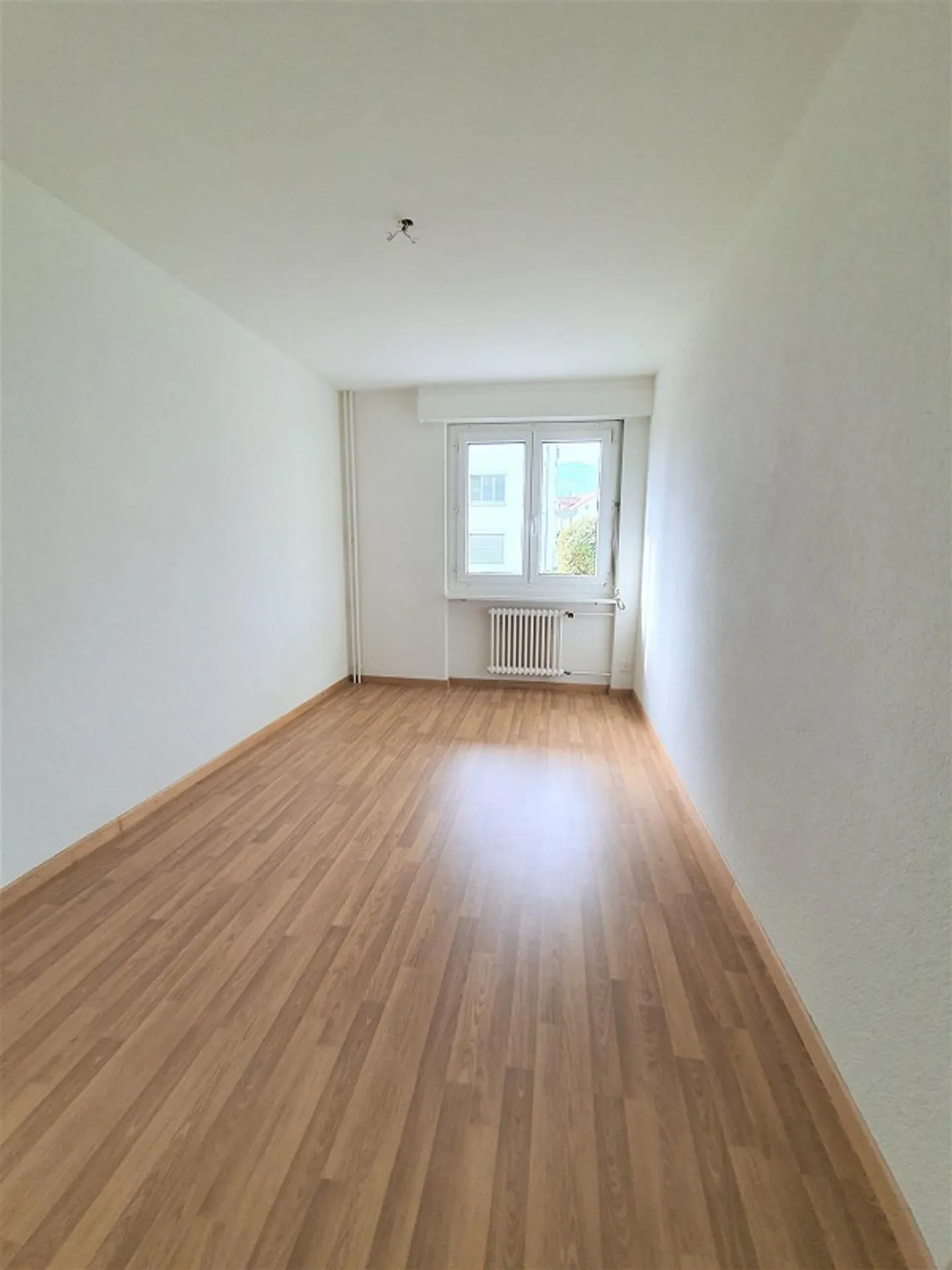 Agencement spacieux, moderne et avec balcon ensoleillé ! - Photo 5 sur 8