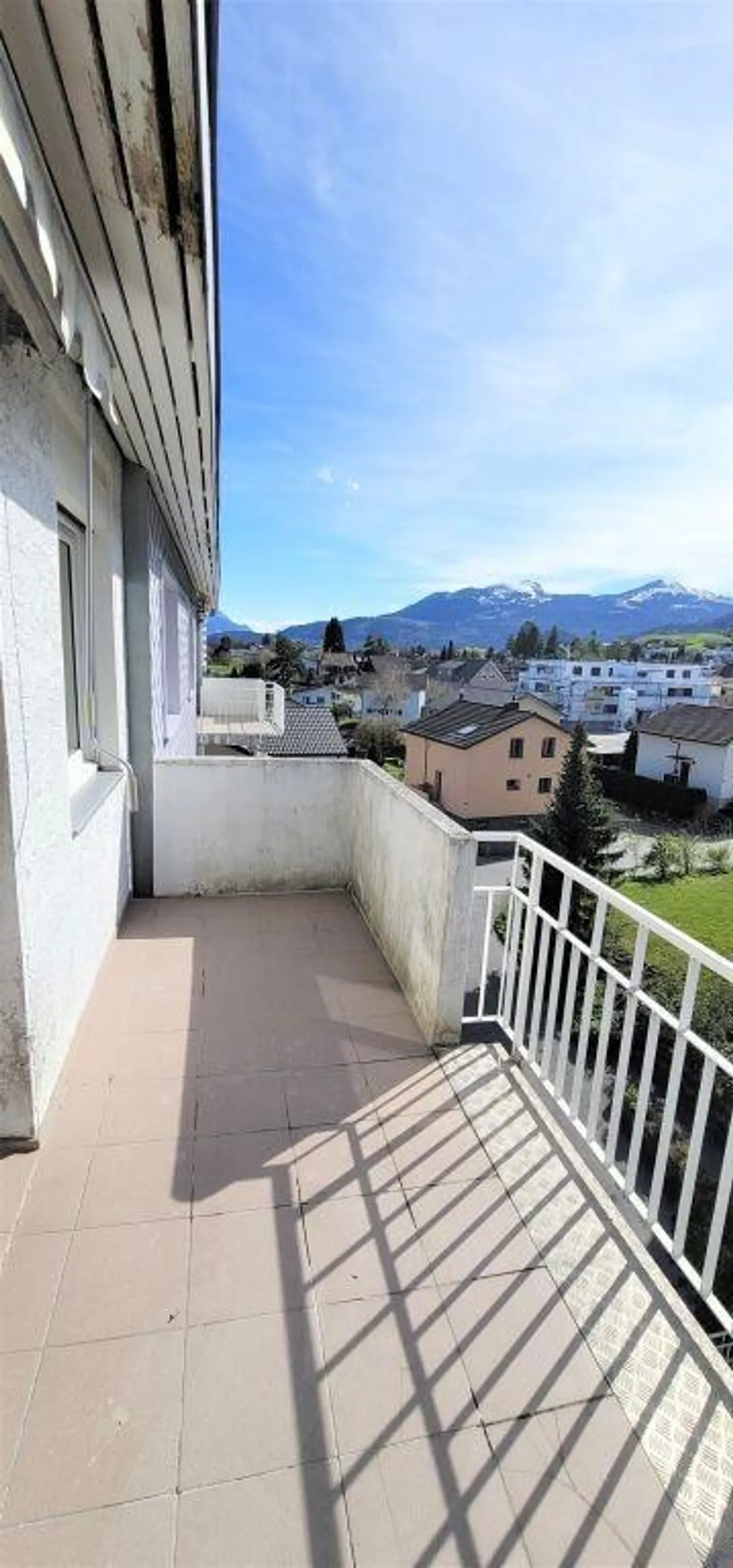 Agencement spacieux, moderne et avec balcon ensoleillé ! - Photo 8 sur 8