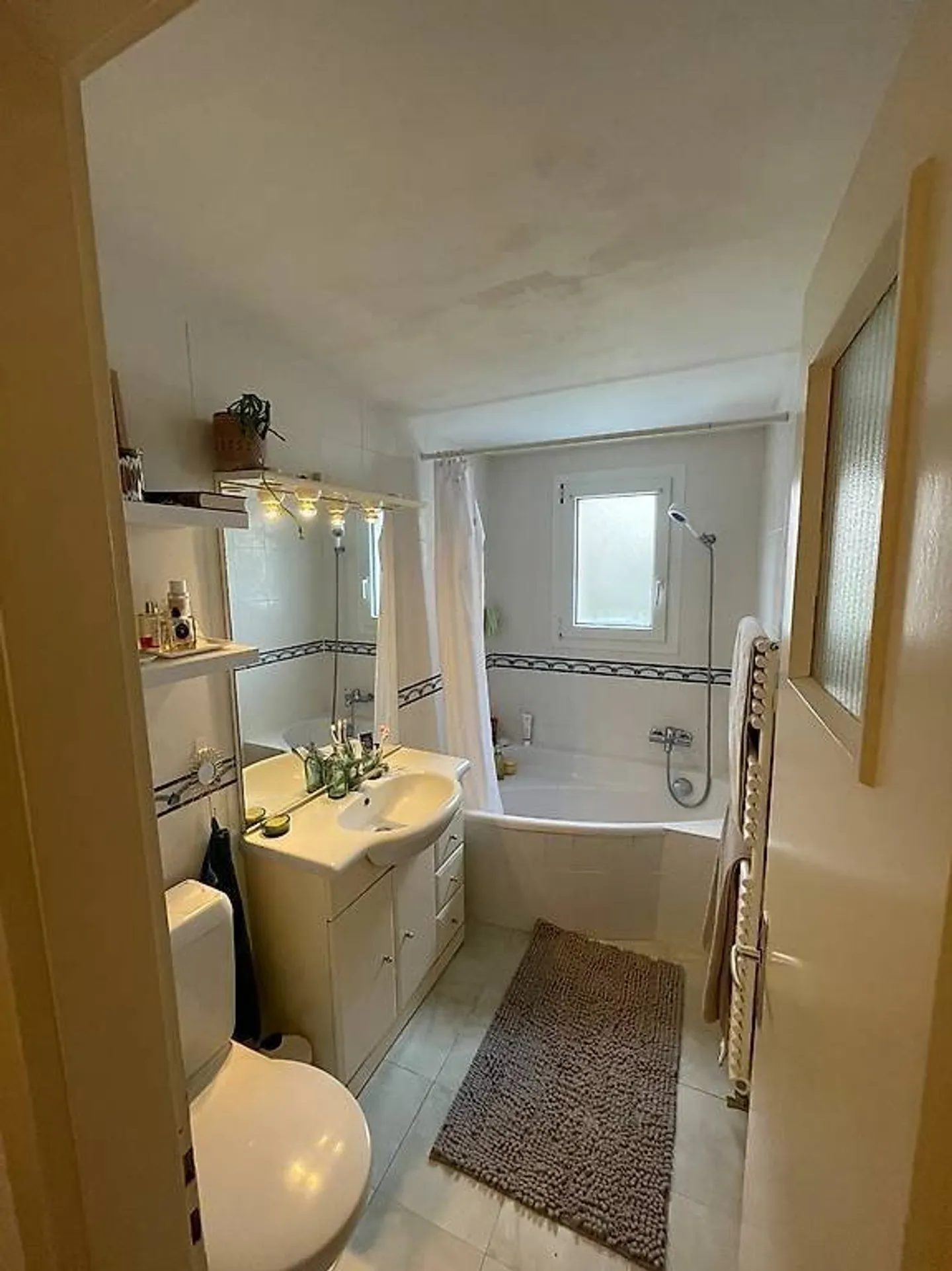 Soggiorno con 3,5 stanze e giardino - Foto 6 di 6