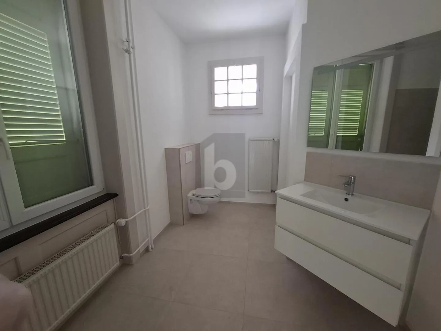 BRIGHT, SPACIOUS AND VERY WELL LOCATED - Photo 3 of 6