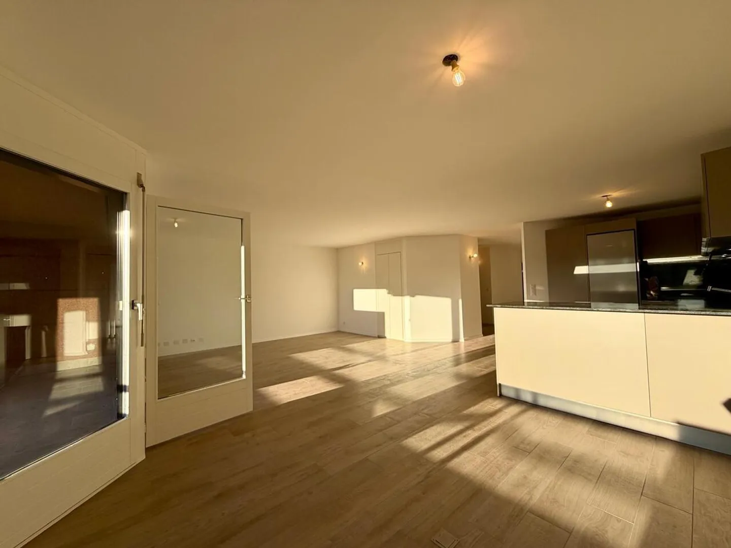 Beautiful modern 4.5-room apartment - Photo 2 of 17