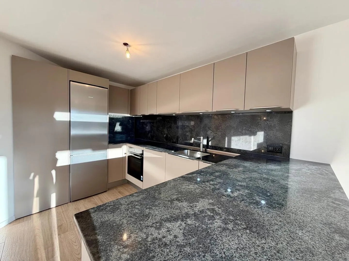 Beautiful modern 4.5-room apartment - Photo 5 of 17