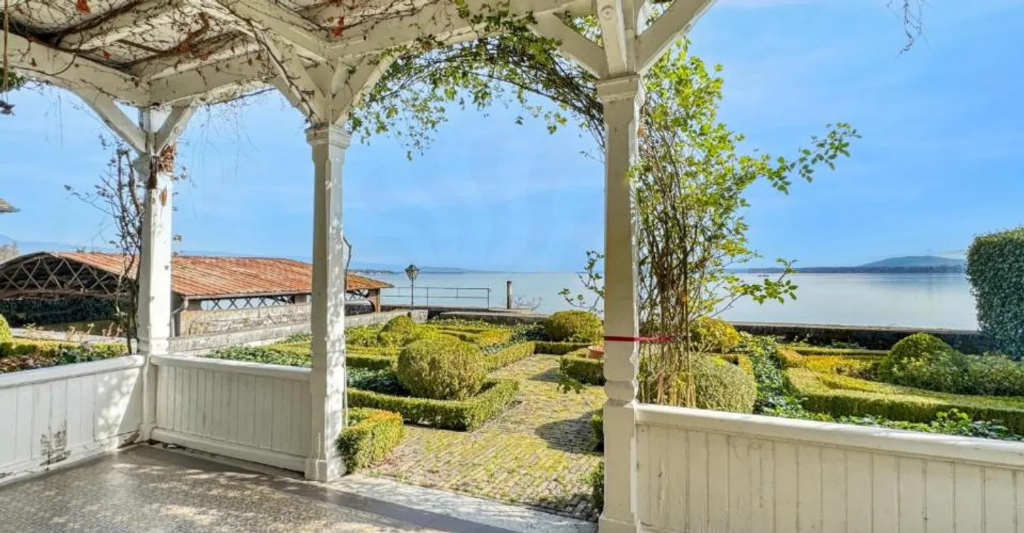 Villa Lussuosa con Vista Lago - Foto 9 di 11