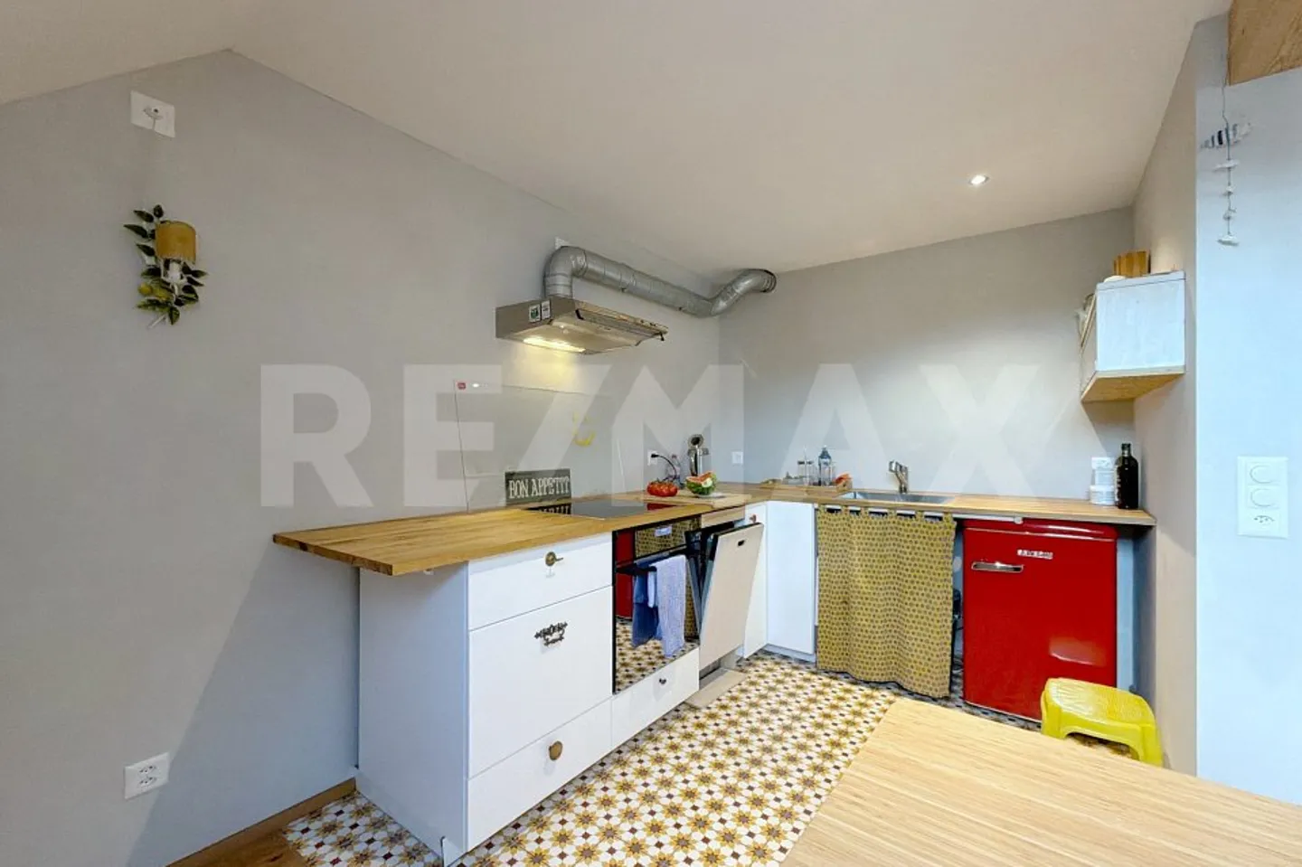 Kernsanierte Wohnung mit Aussicht - Foto 4 von 13