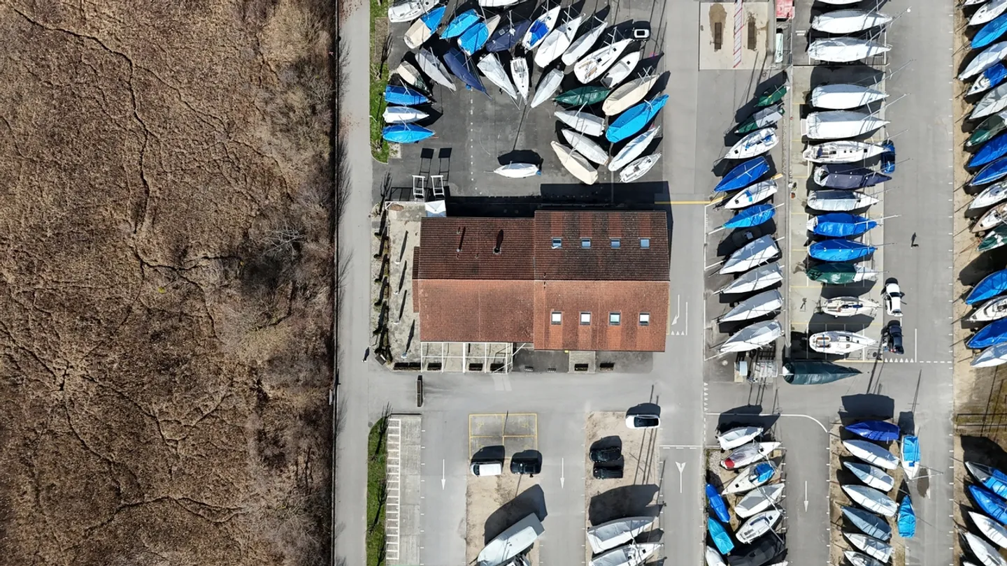 Gewerbegebäude mit Restaurant - Foto 15 von 16