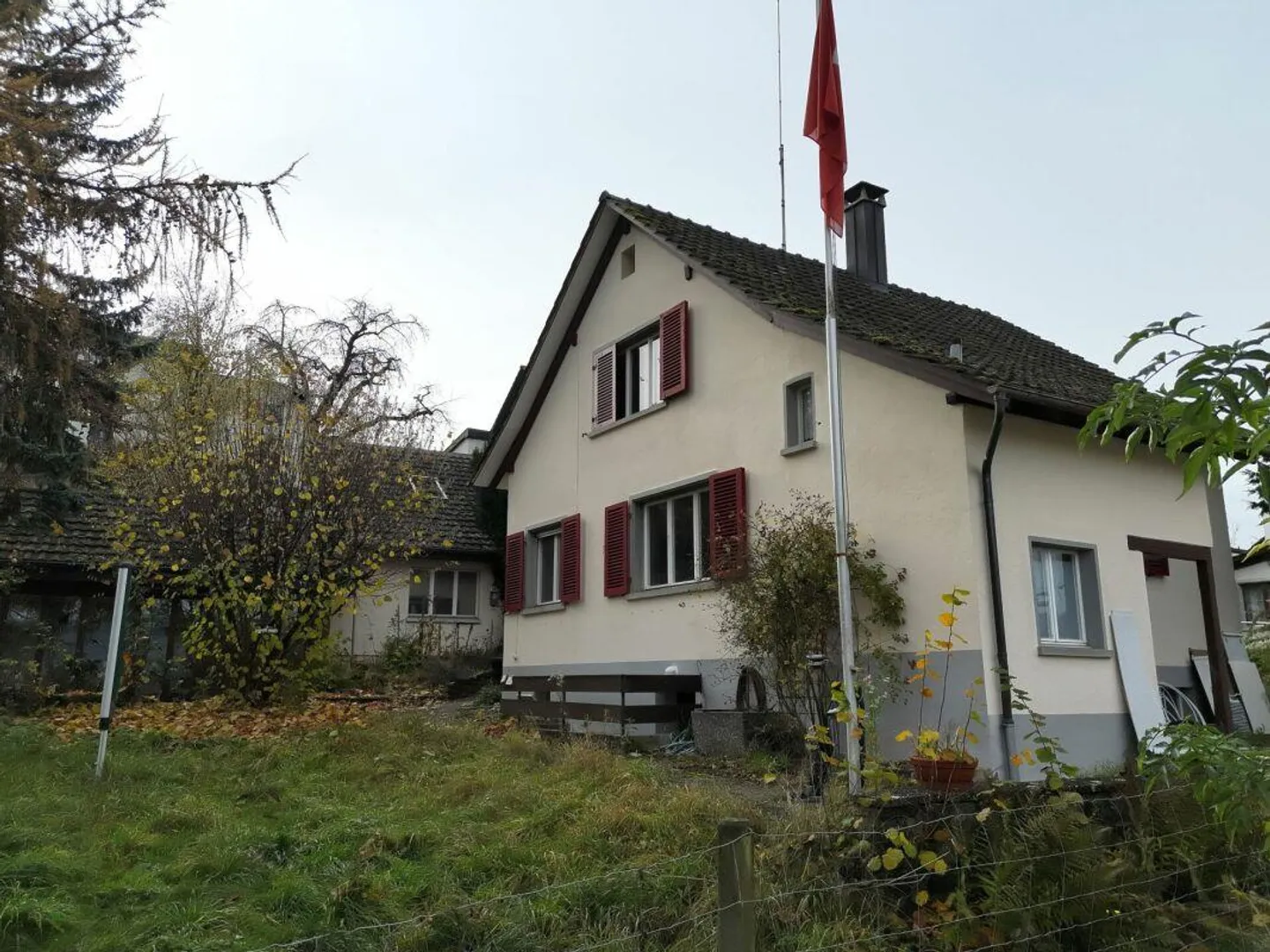 Casa unifamiliare indipendente con potenziale, grande laboratorio separato... - Foto 4 di 24