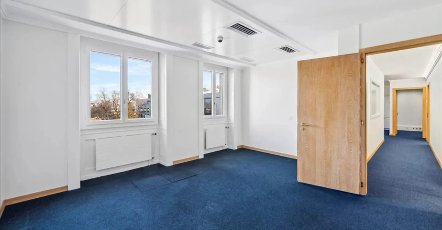 Office space for rent - Photo 2 of 13