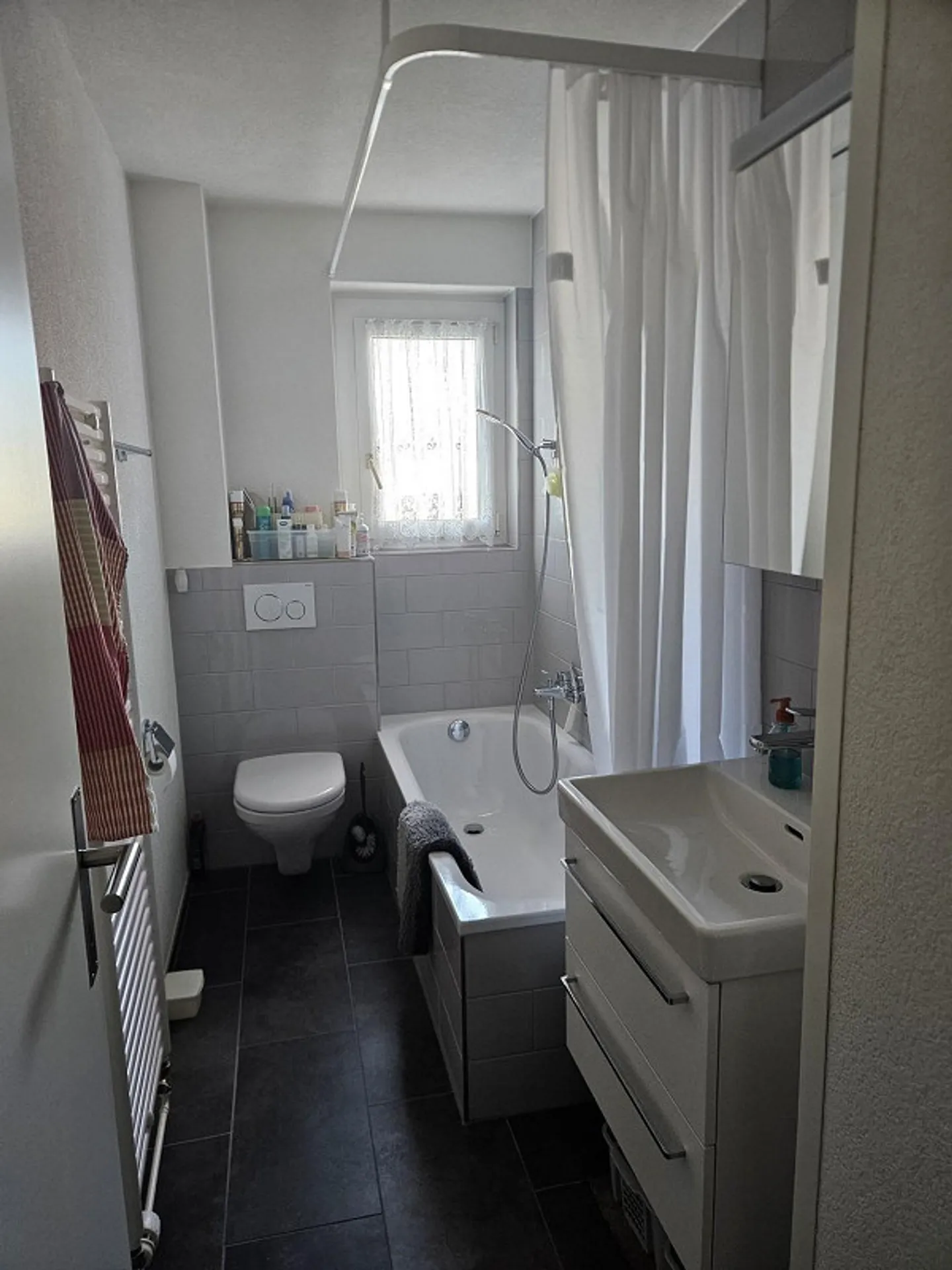 Cozy 3.0 Apartment in a Sunny Location - Photo 7 of 8