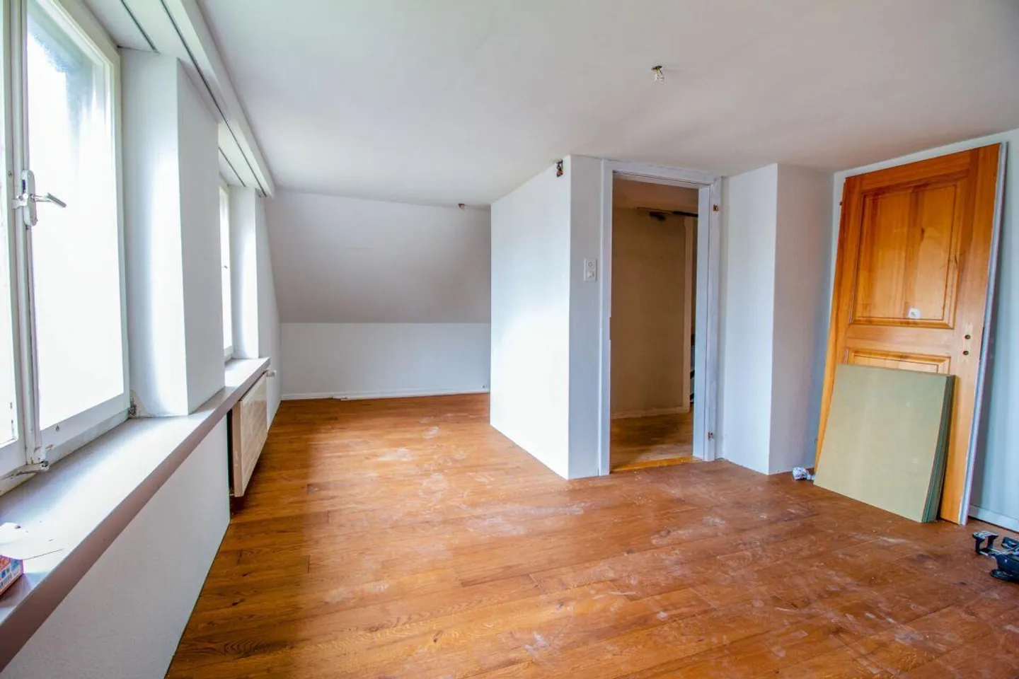 Casa unifamiliare indipendente con potenziale, grande laboratorio separato... - Foto 15 di 24