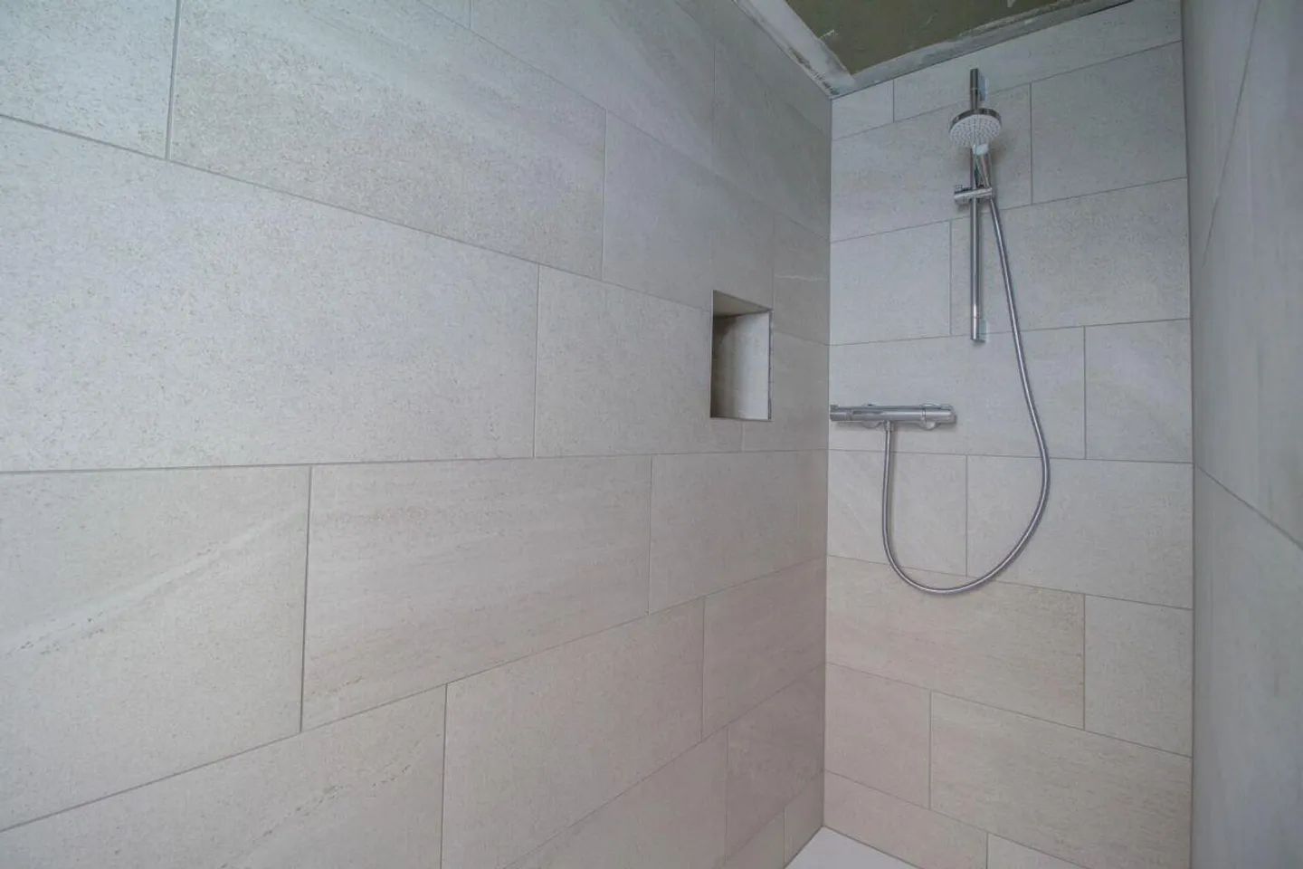 Casa unifamiliare indipendente con potenziale, grande laboratorio separato... - Foto 18 di 24
