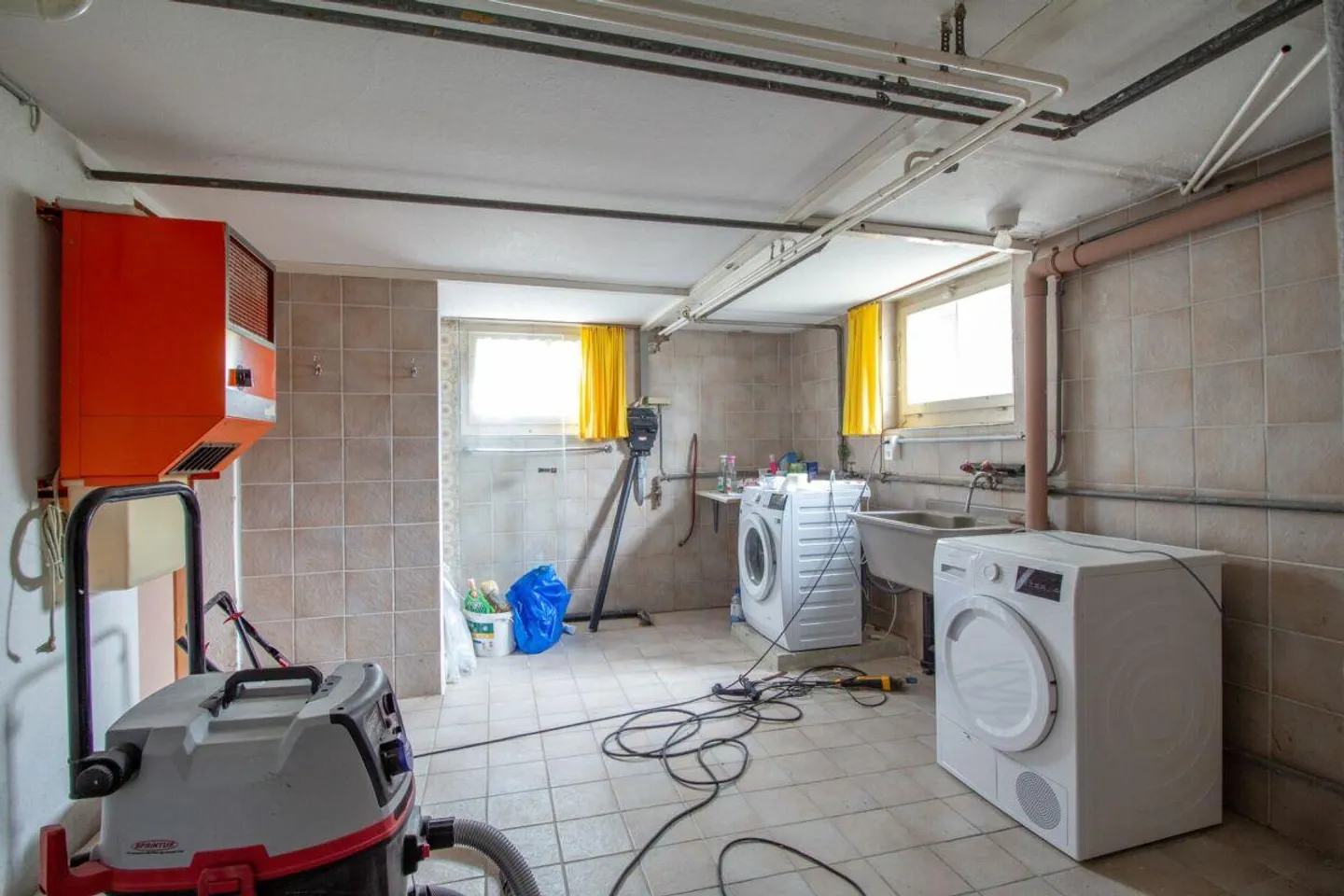 Casa unifamiliare indipendente con potenziale, grande laboratorio separato... - Foto 22 di 24