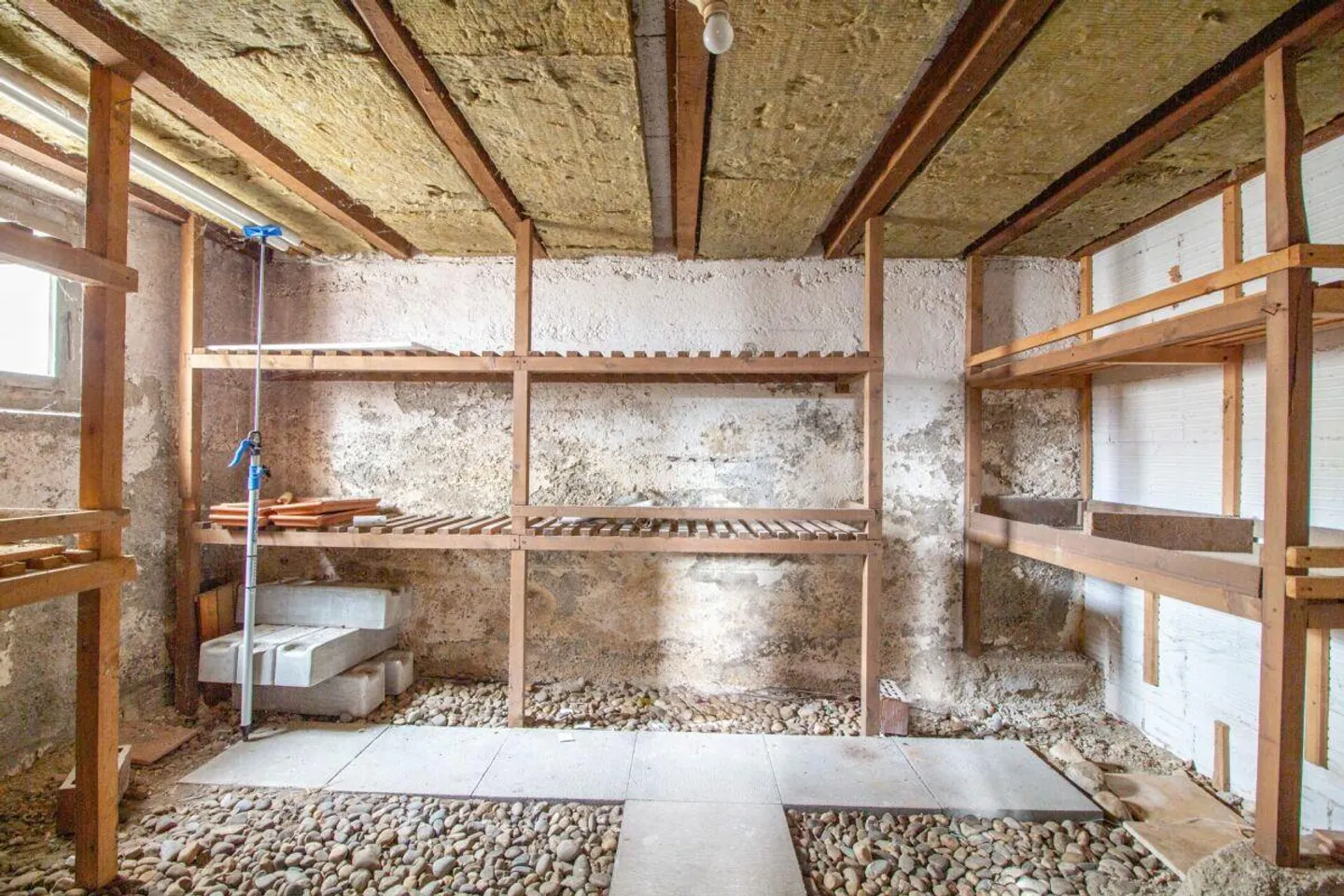 Casa unifamiliare indipendente con potenziale, grande laboratorio separato... - Foto 24 di 24