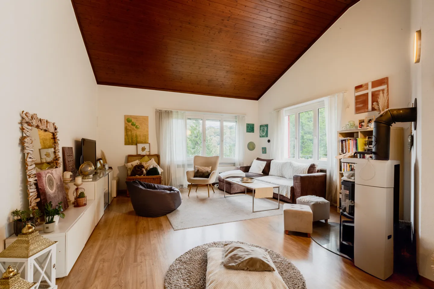 Charming two-family house with development potential - Photo 8 of 13